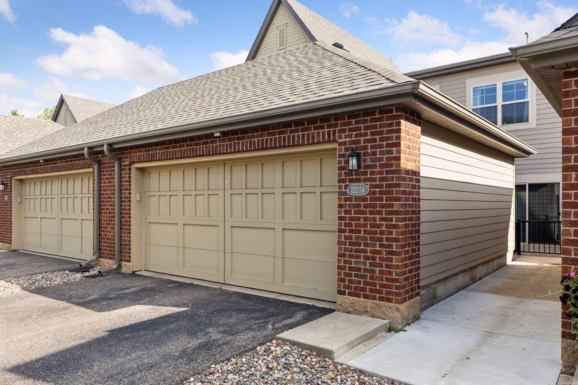 12274 Lakeview Drive N