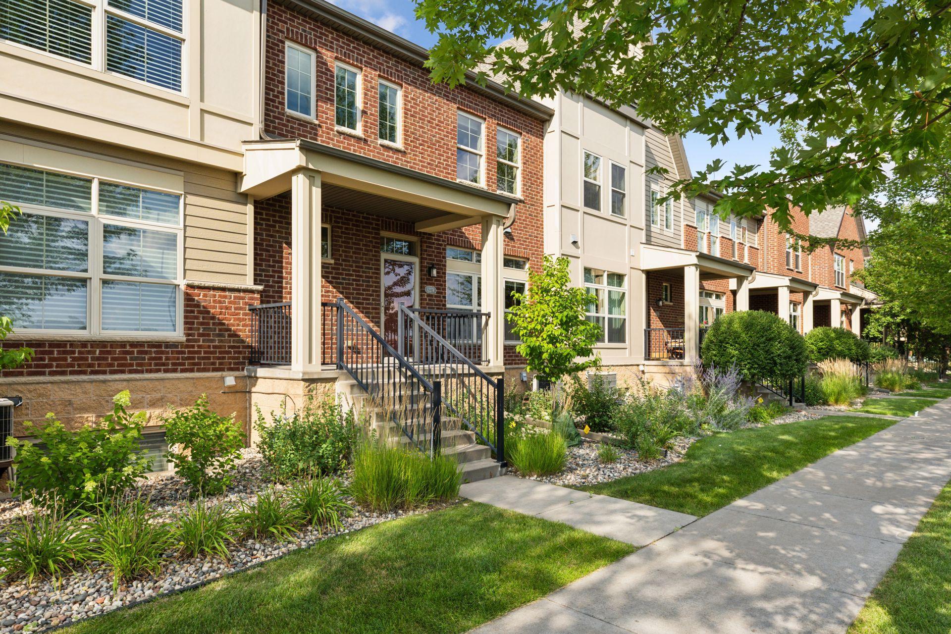 12274 Lakeview Drive N