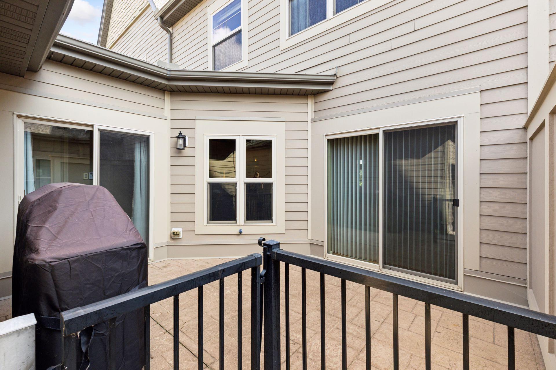 12274 Lakeview Drive N