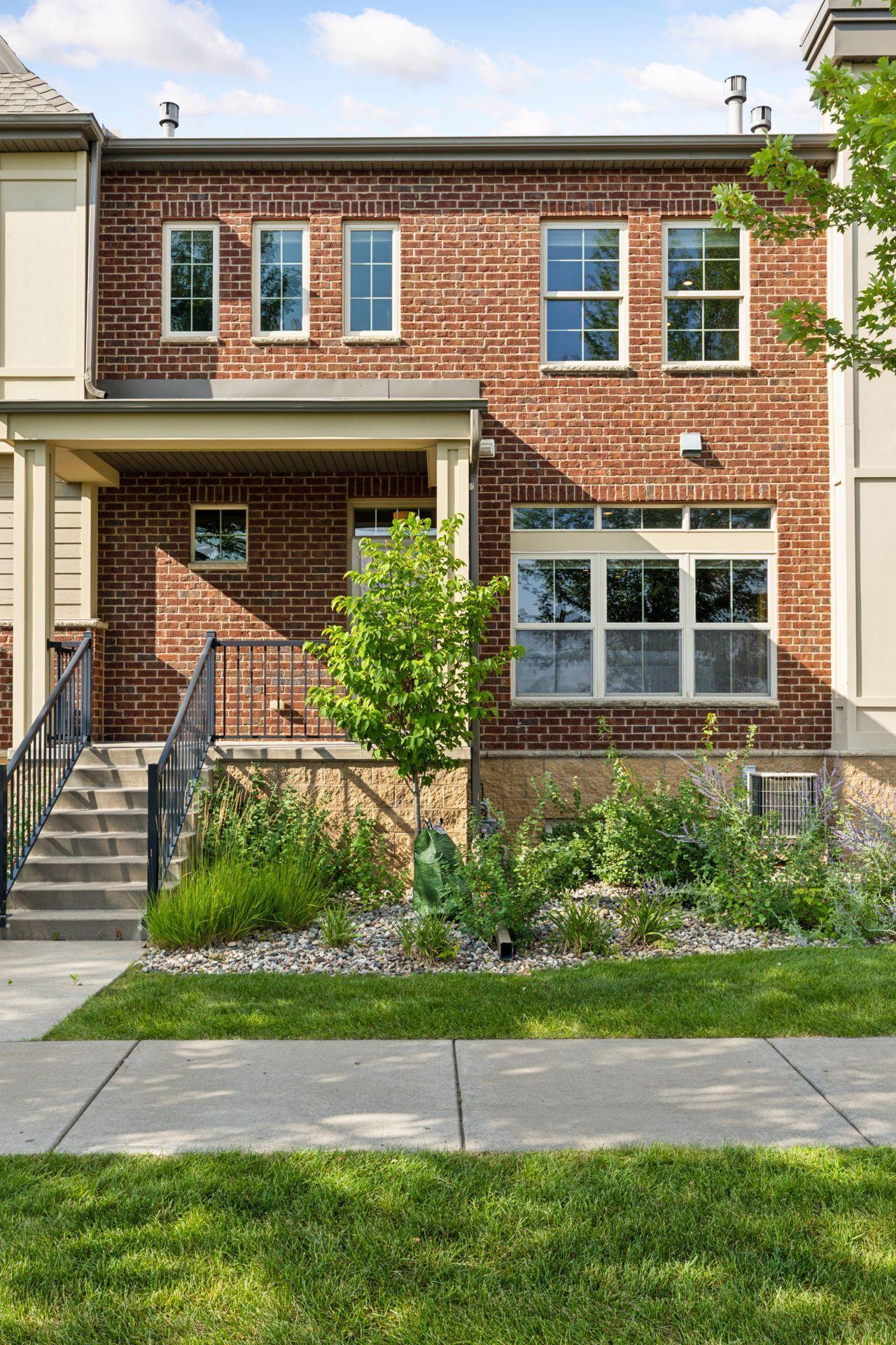 12274 Lakeview Drive N