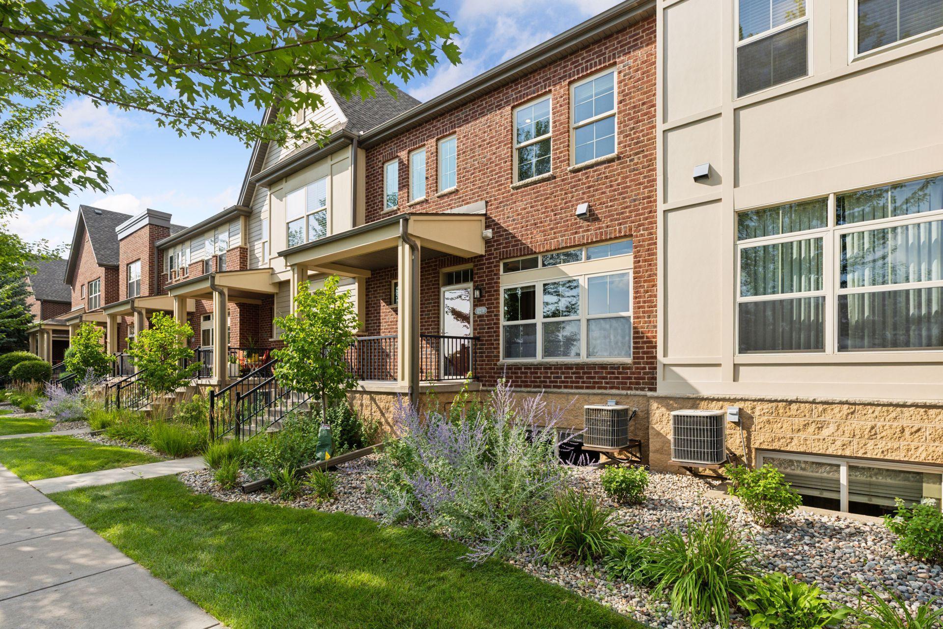 12274 Lakeview Drive N