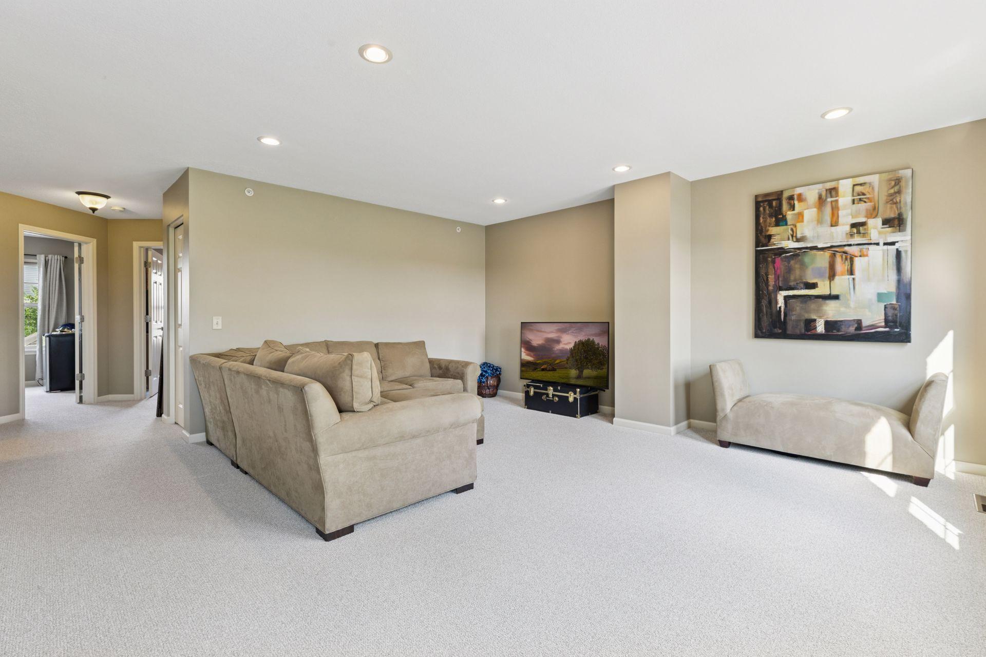 12274 Lakeview Drive N