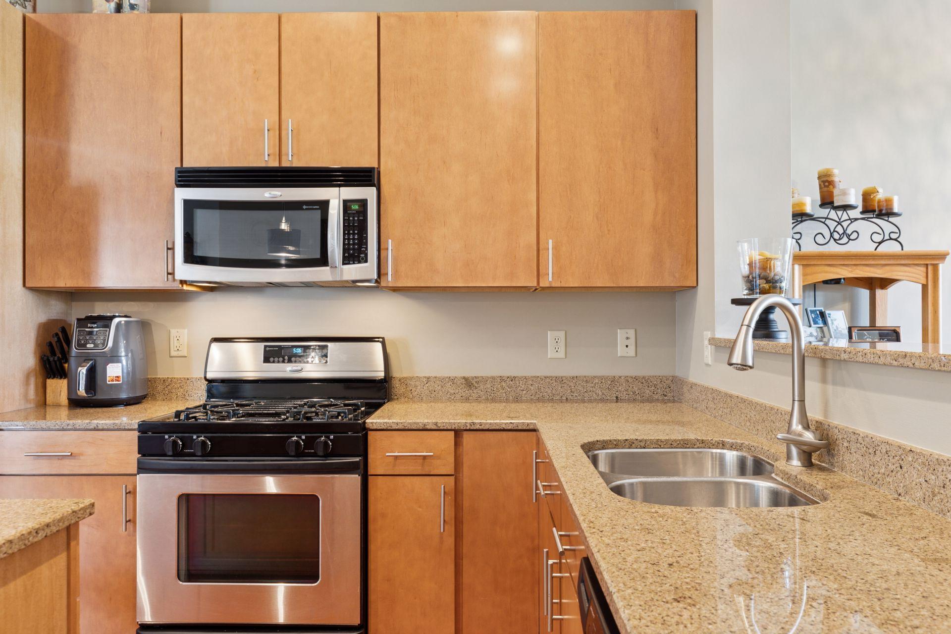 12274 Lakeview Drive N