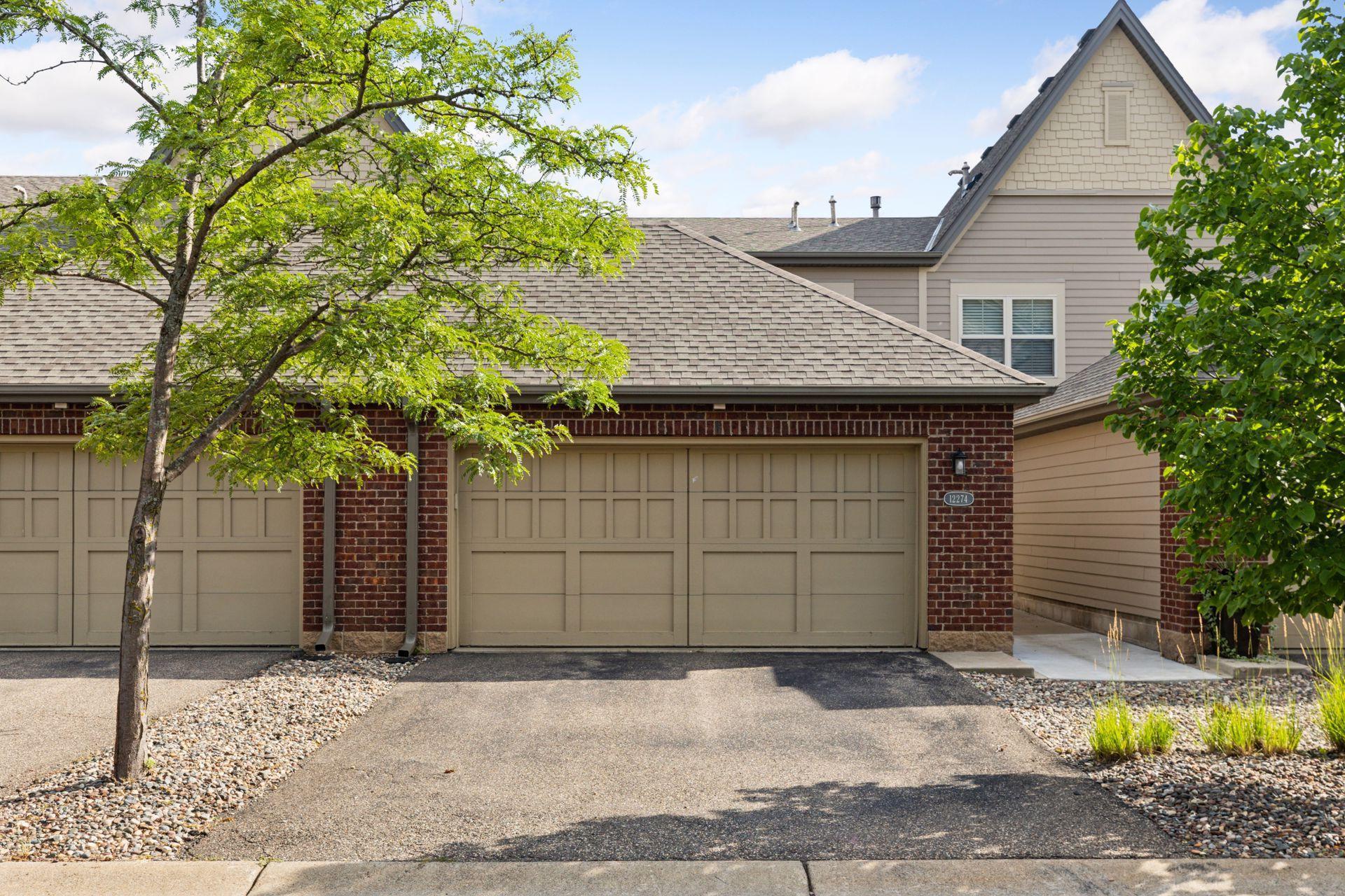 12274 Lakeview Drive N