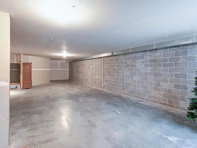 12274 Lakeview Drive N