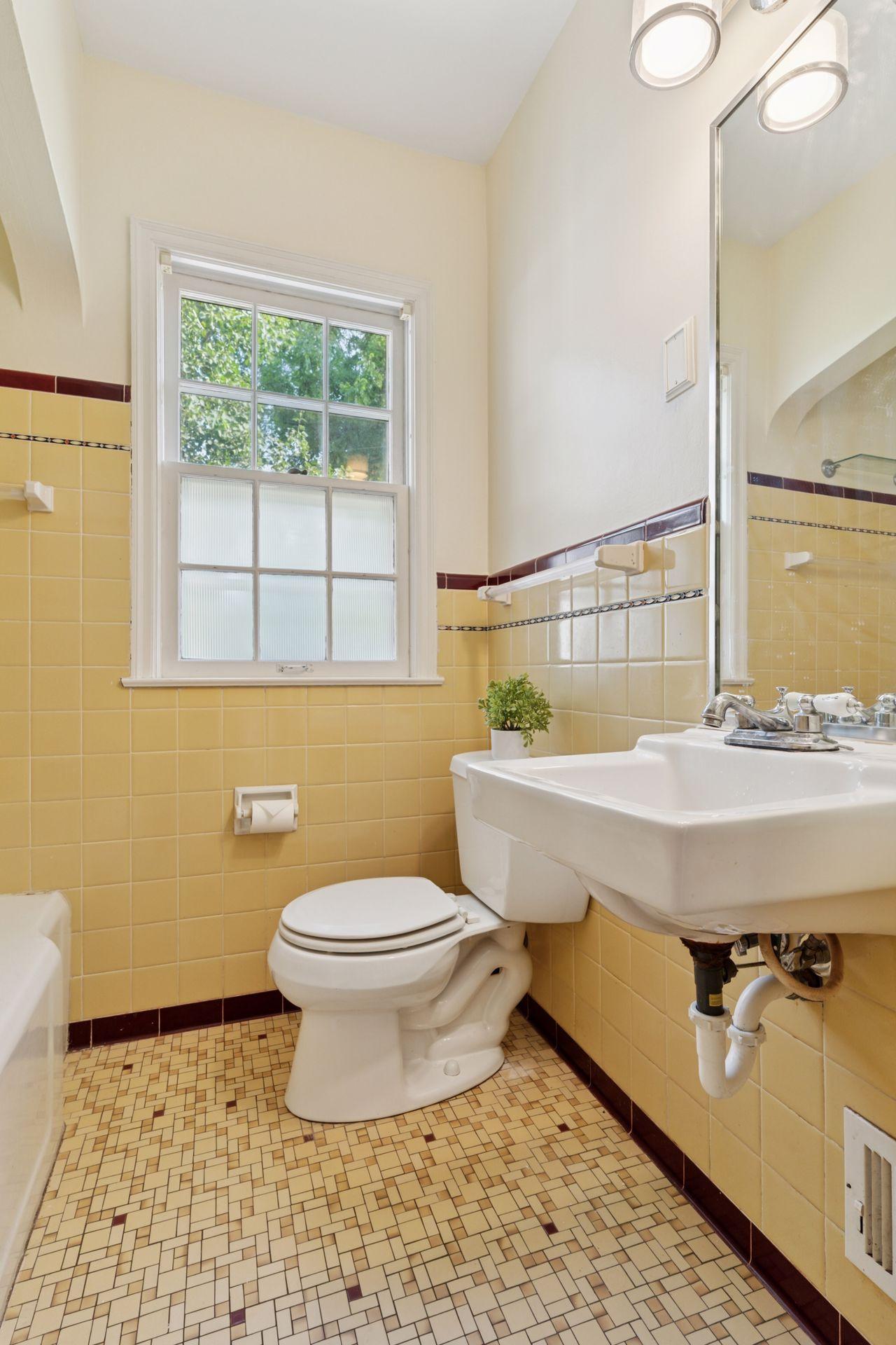 771 Wheelock Parkway W