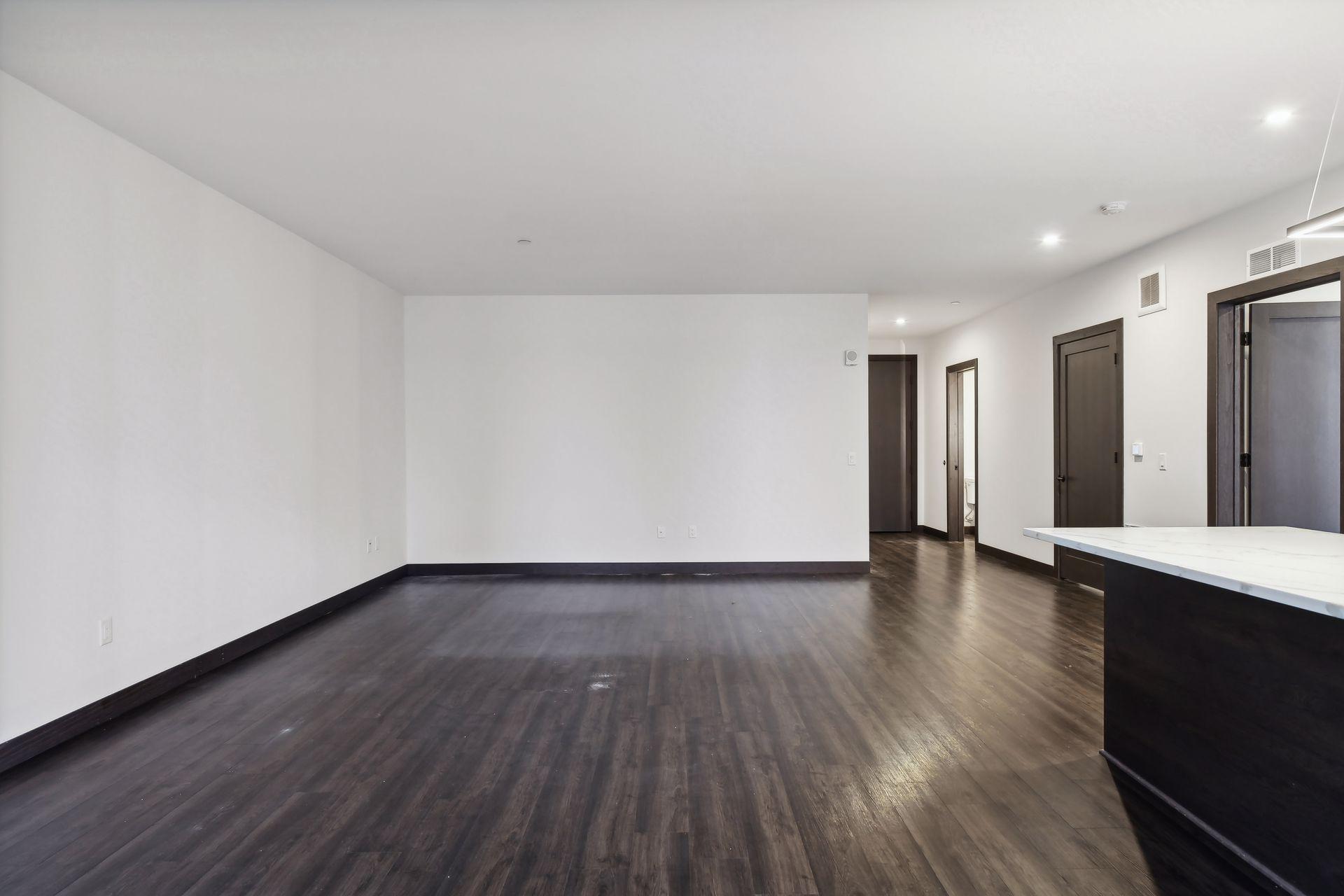 253 Lake Street E Unit: 212