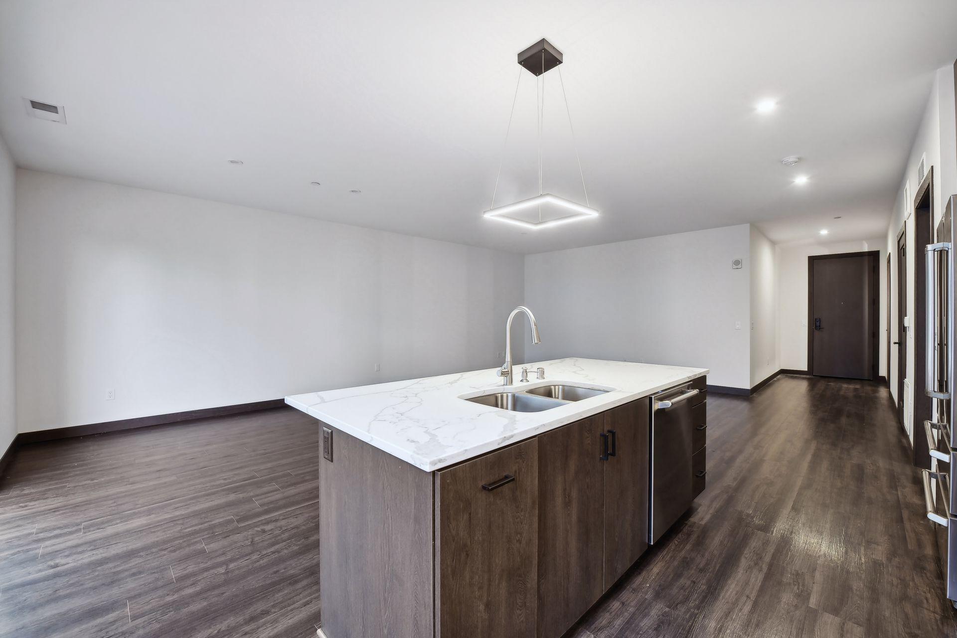 253 Lake Street E Unit: 212