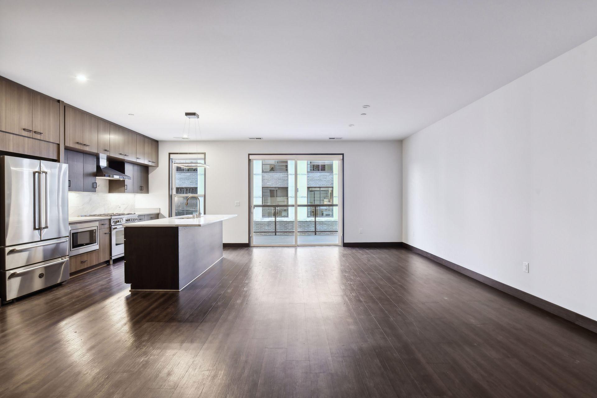 253 Lake Street E Unit: 212