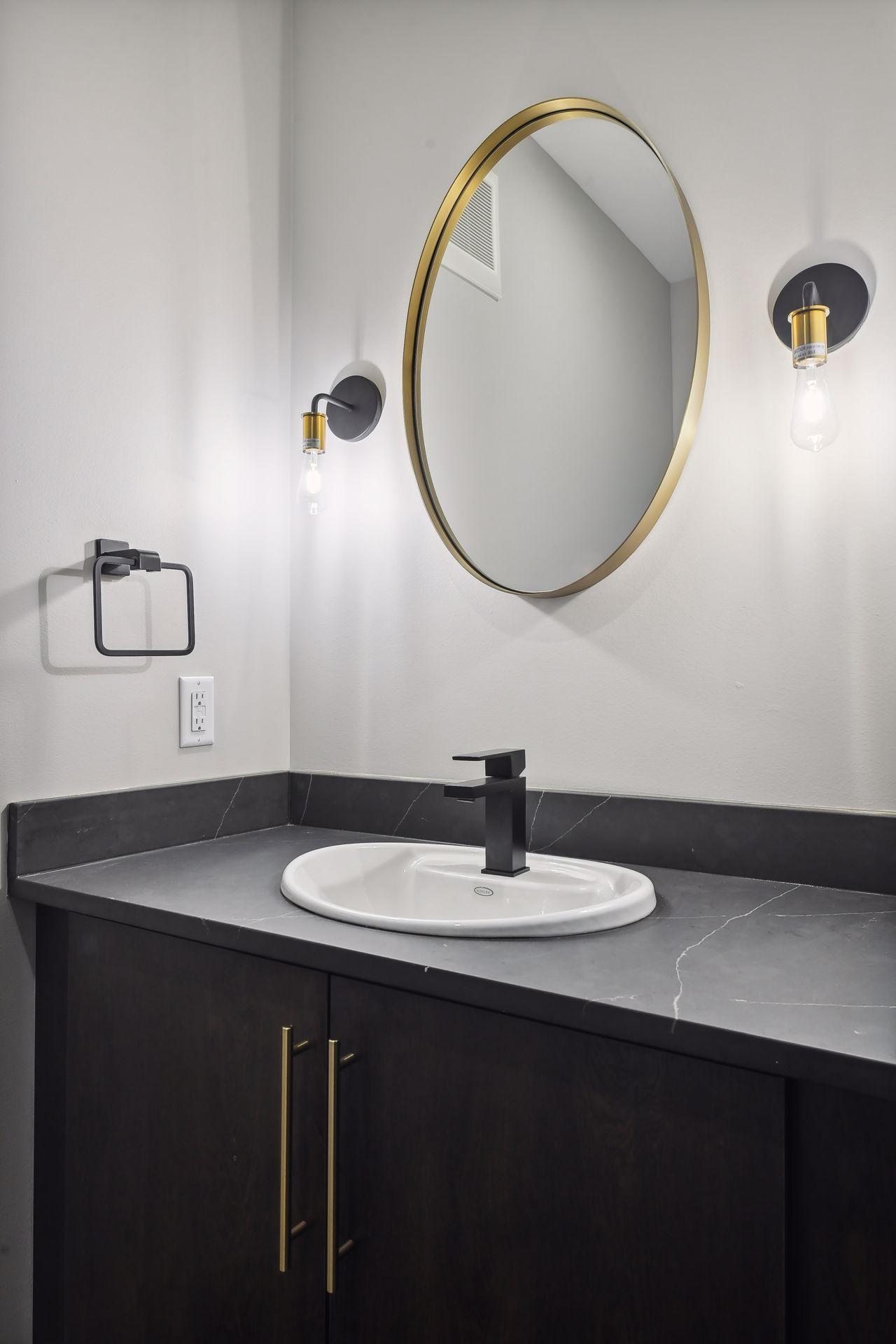 253 Lake Street E Unit: 212