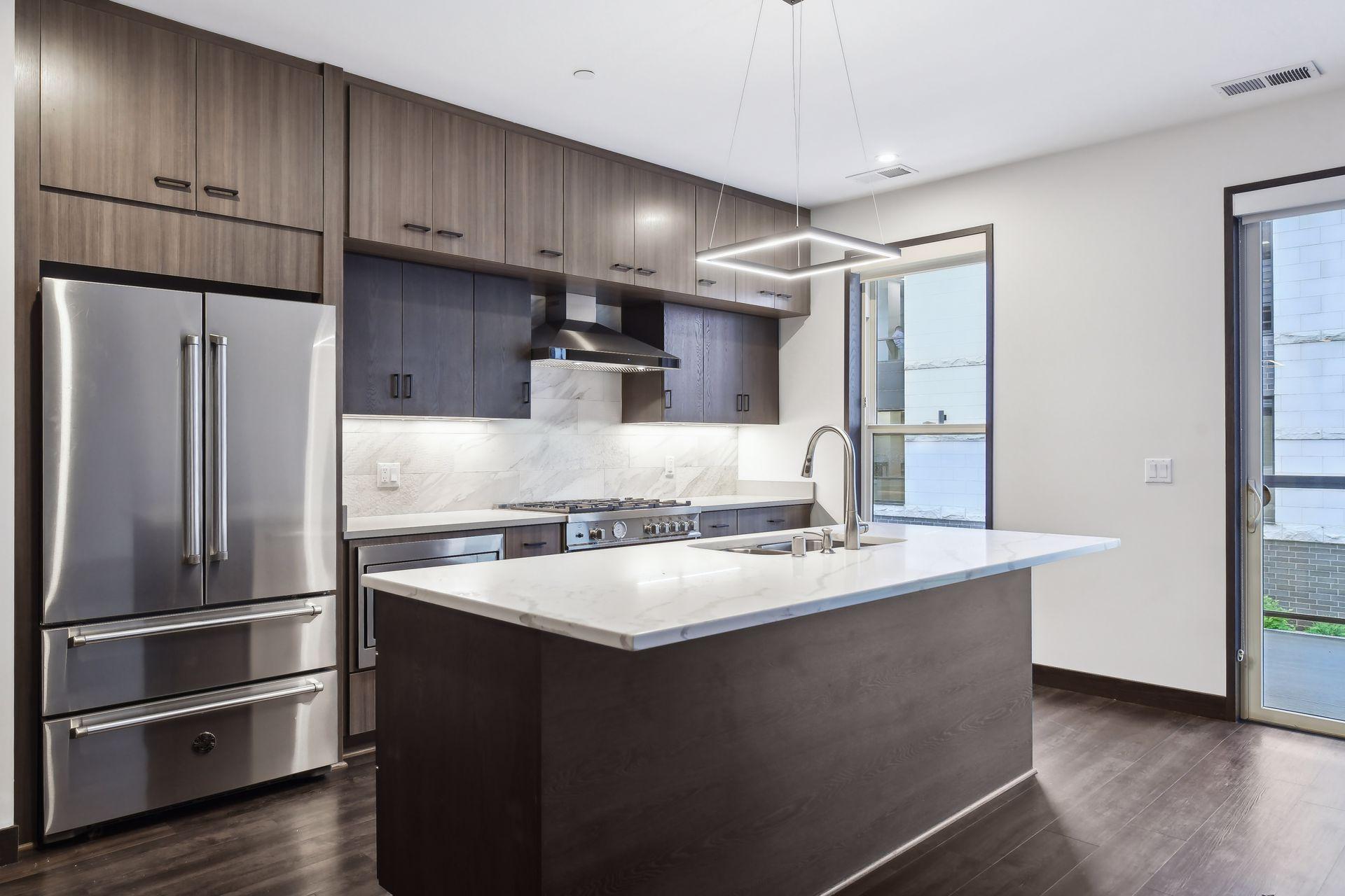 253 Lake Street E Unit: 212