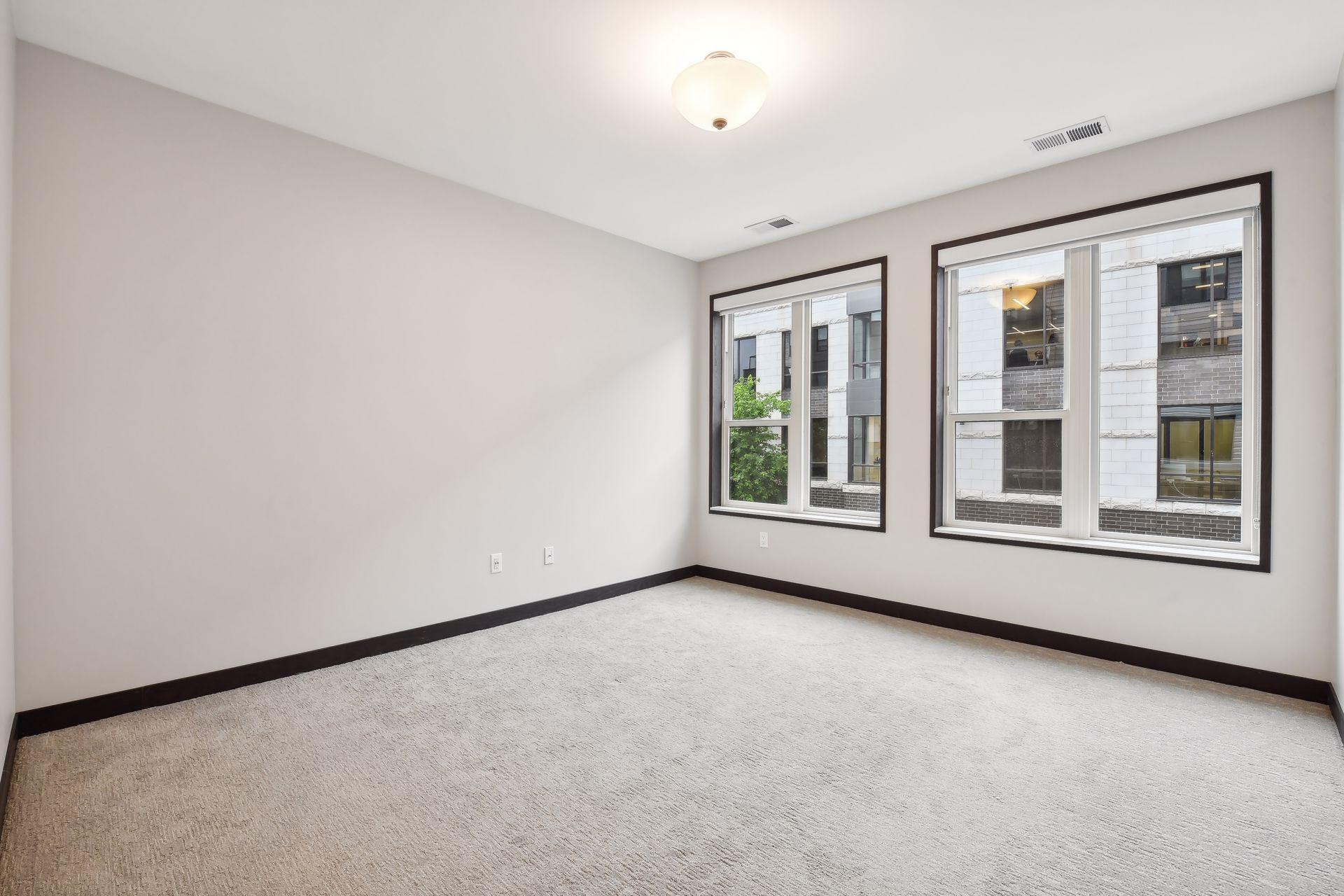 253 Lake Street E Unit: 212