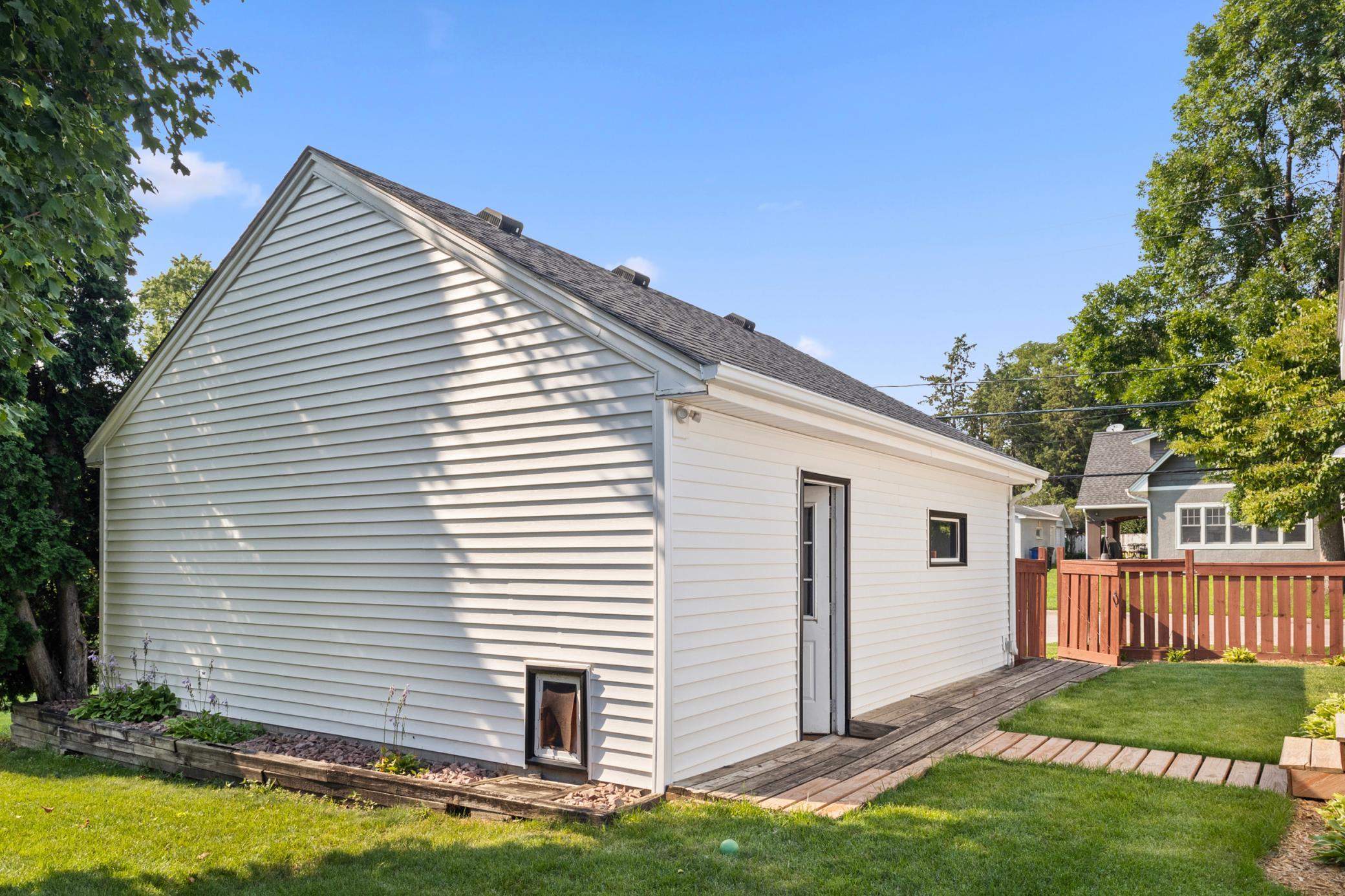 3900 Yosemite Avenue S