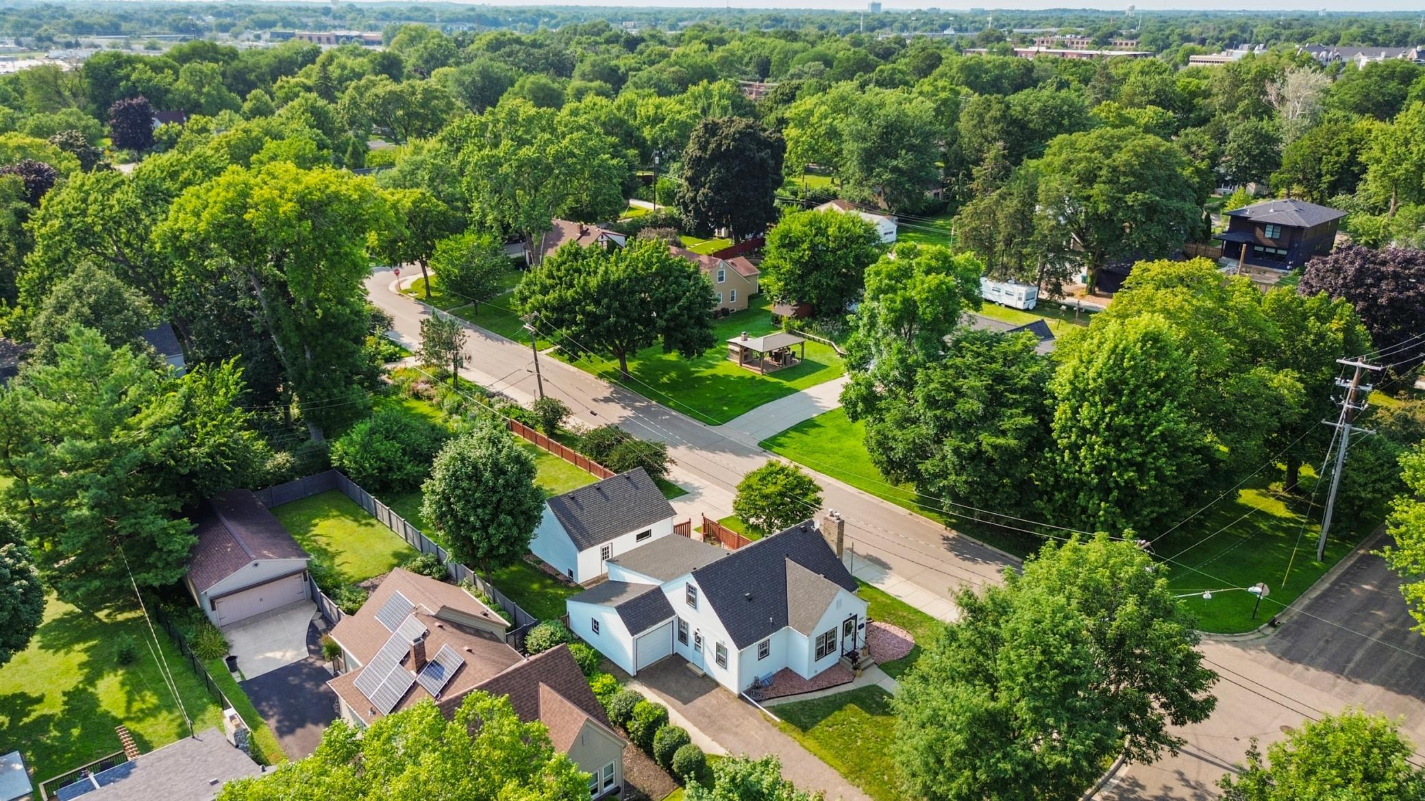 3900 Yosemite Avenue S