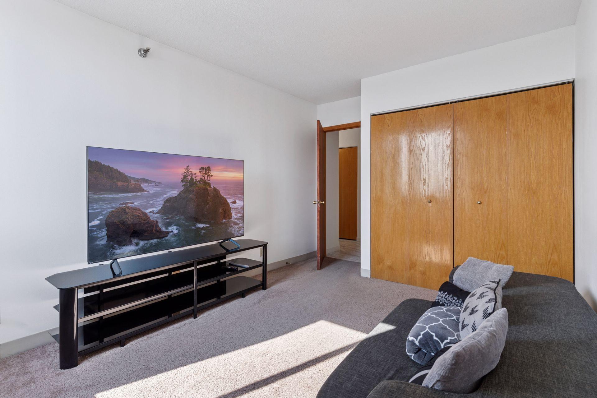 360 Sherman Street Unit: 1607