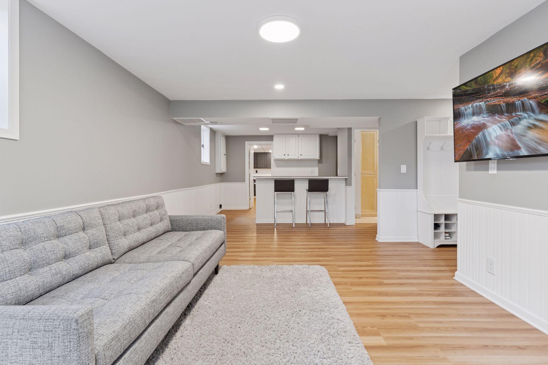 4516 Vandervork Avenue