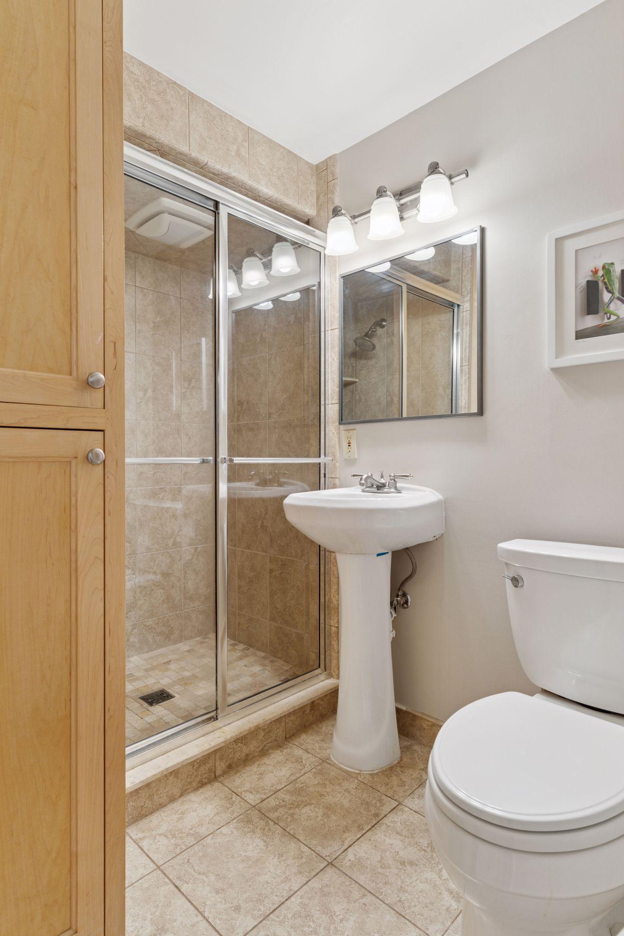 4516 Vandervork Avenue