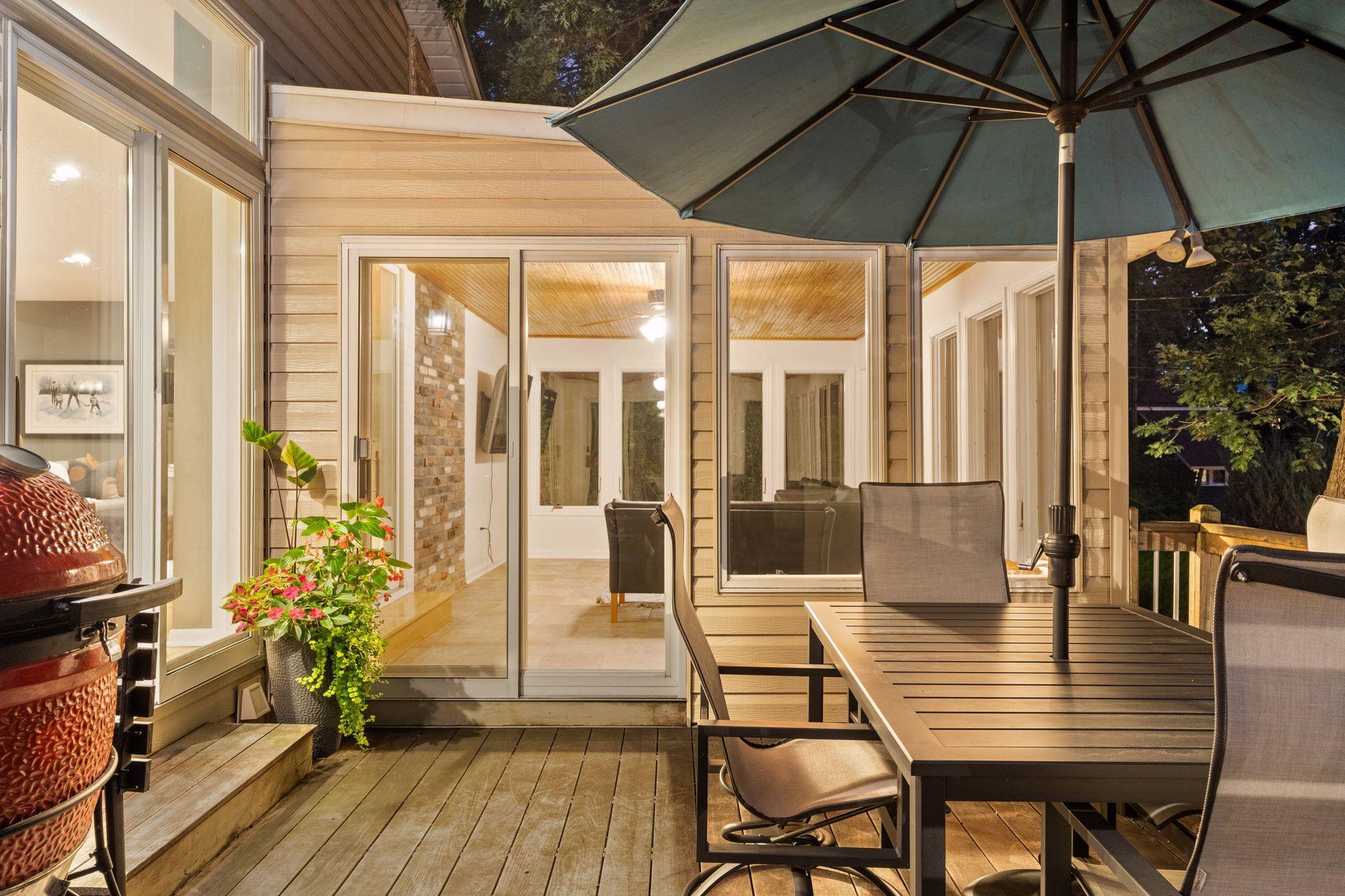 4516 Vandervork Avenue