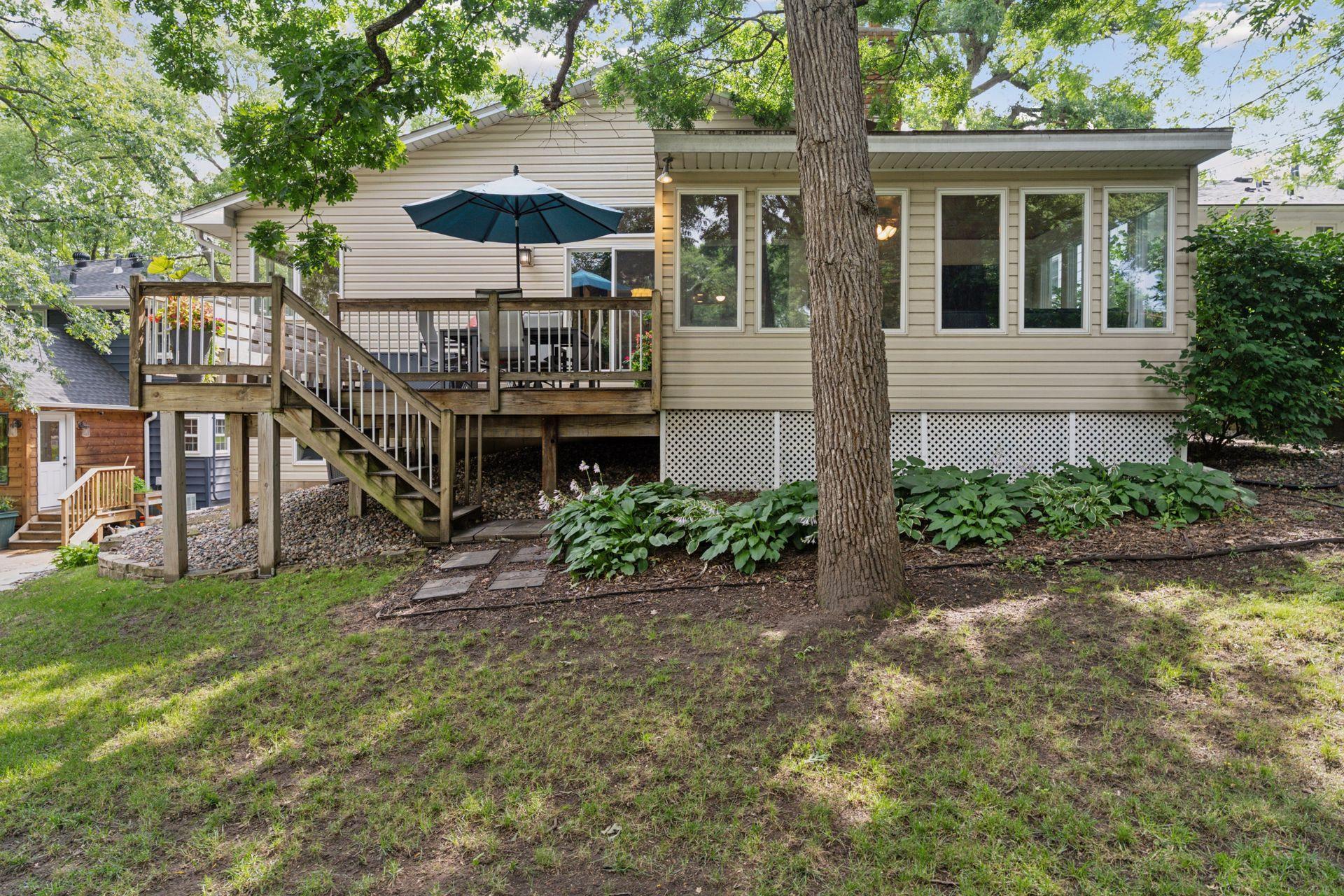 4516 Vandervork Avenue