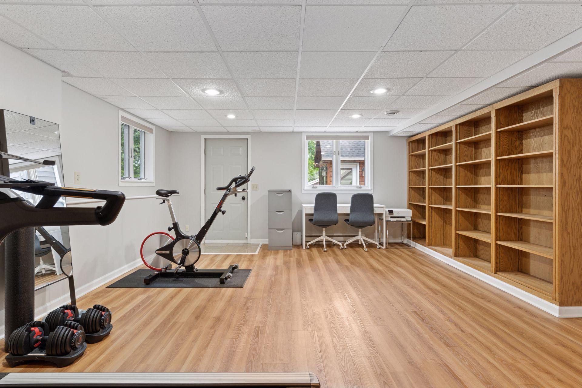 4516 Vandervork Avenue