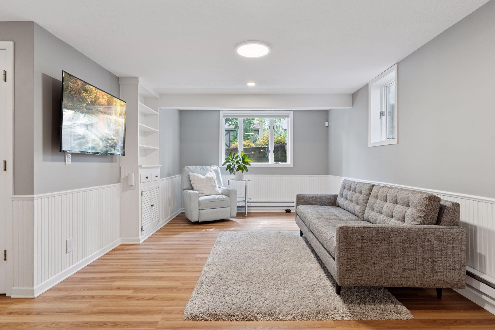 4516 Vandervork Avenue