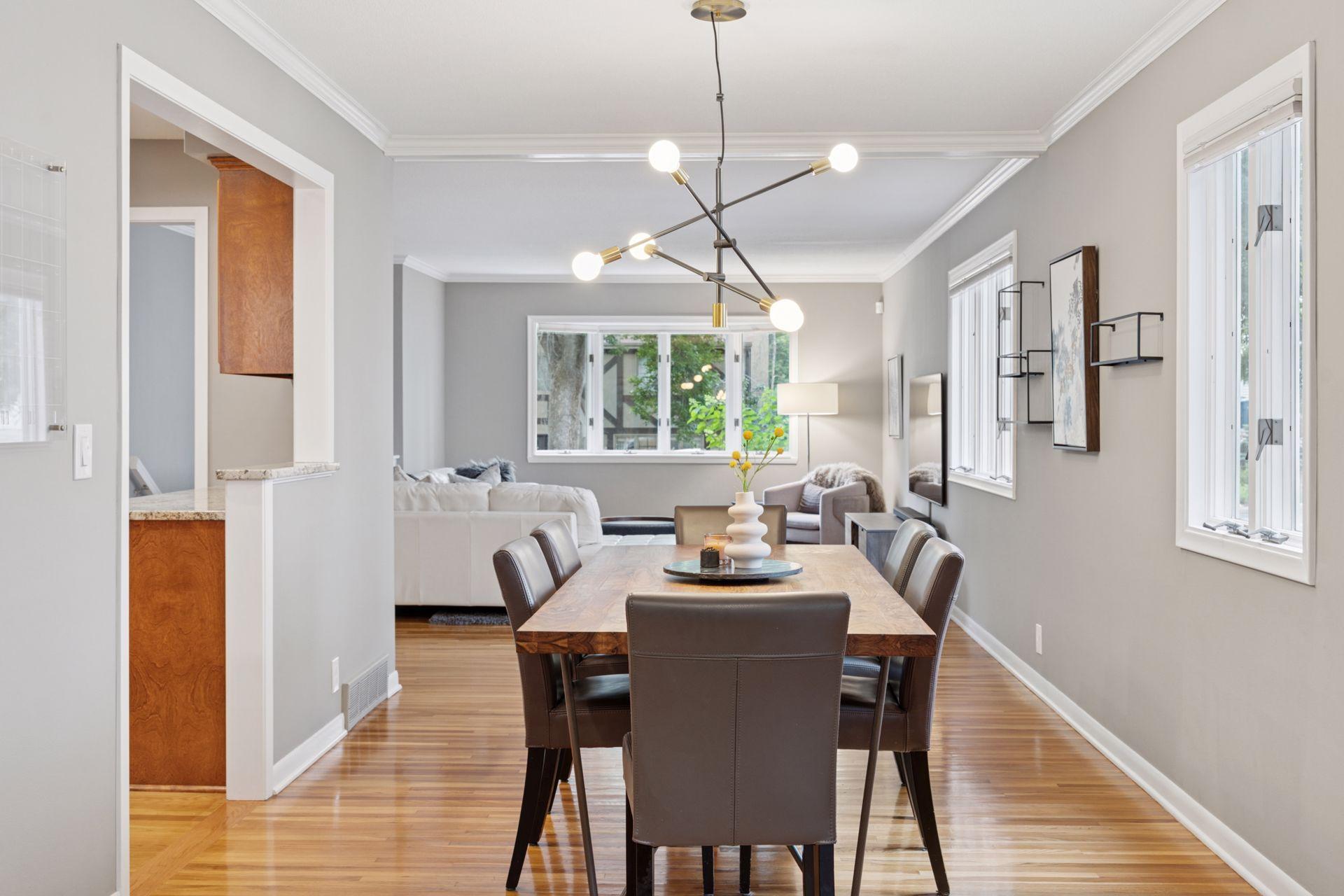 4516 Vandervork Avenue