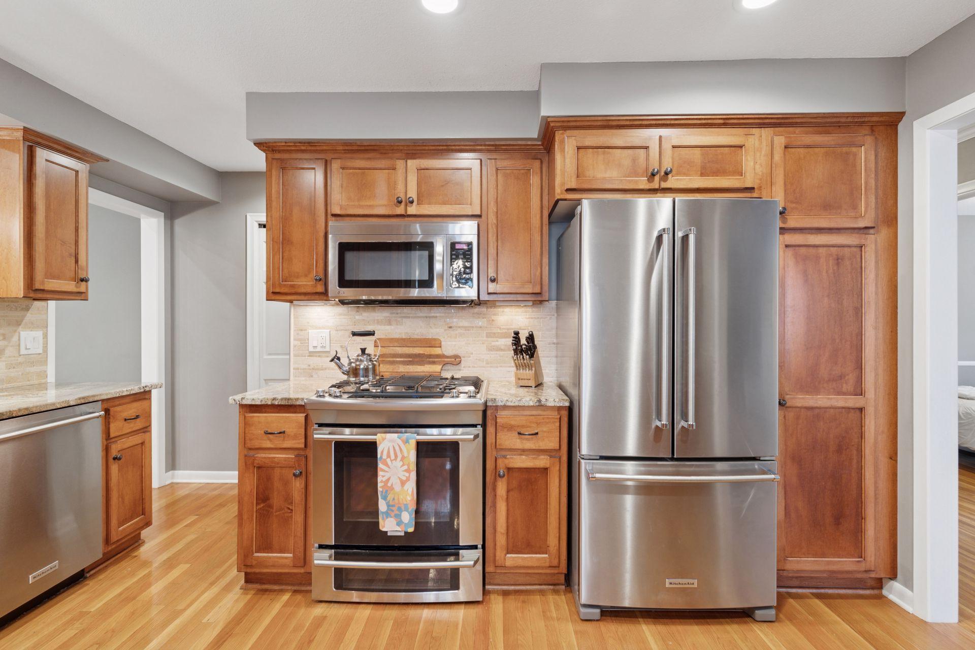 4516 Vandervork Avenue