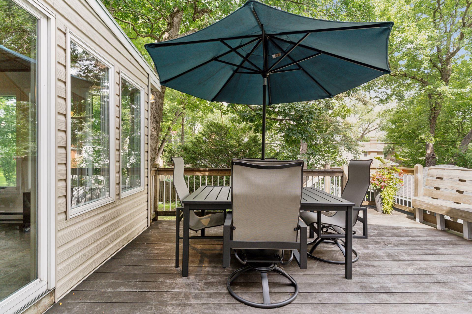 4516 Vandervork Avenue