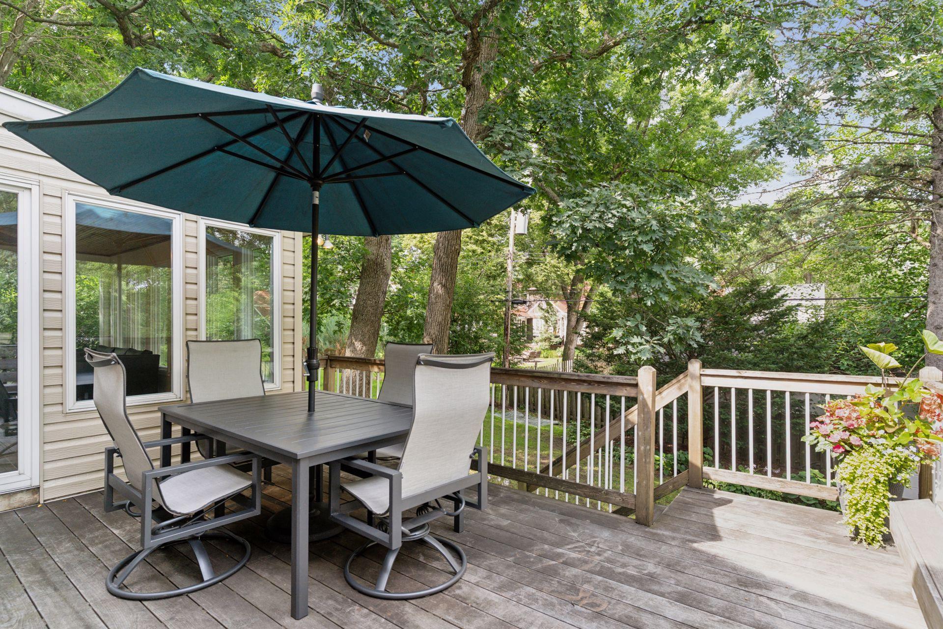 4516 Vandervork Avenue