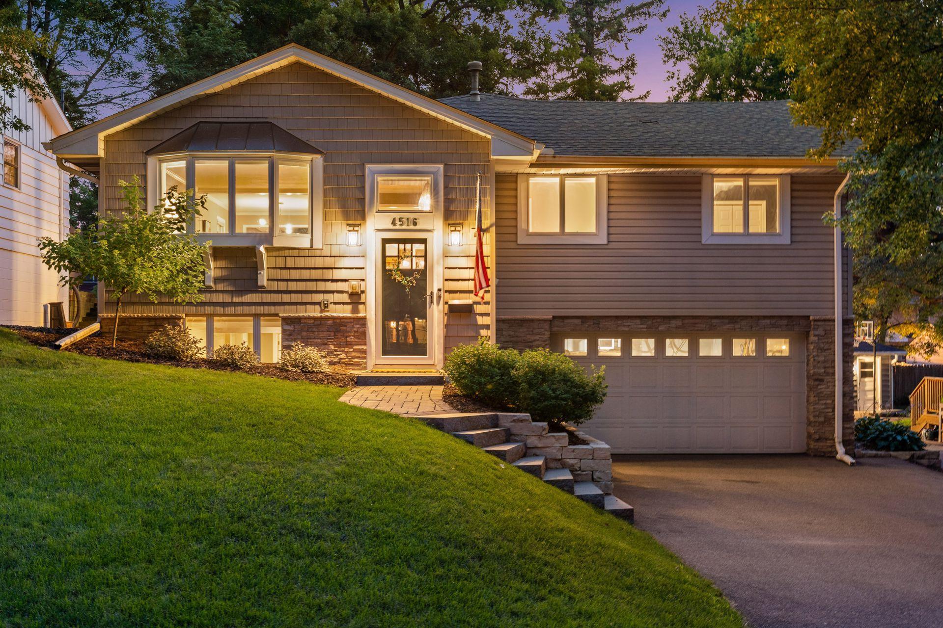 4516 Vandervork Avenue