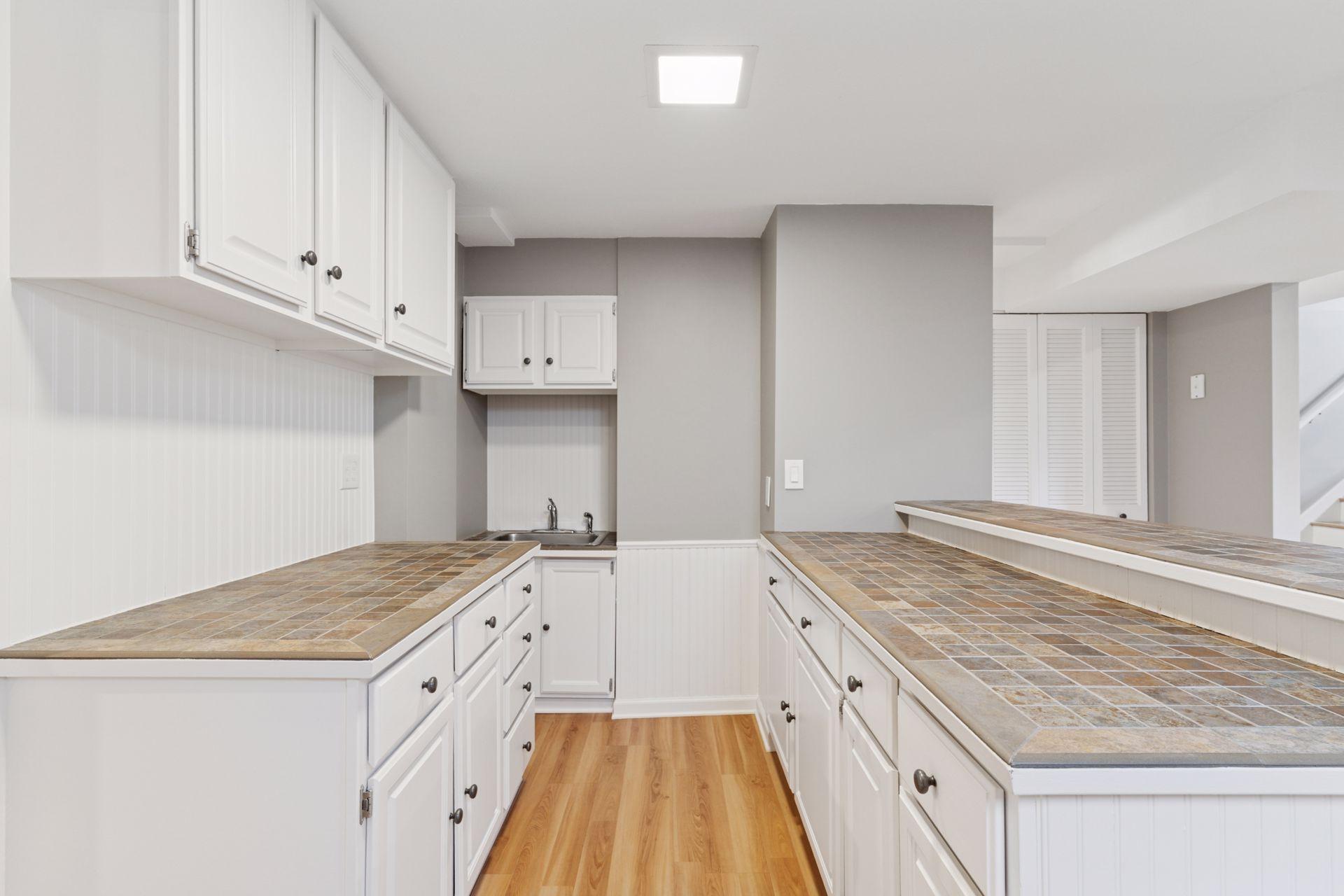 4516 Vandervork Avenue