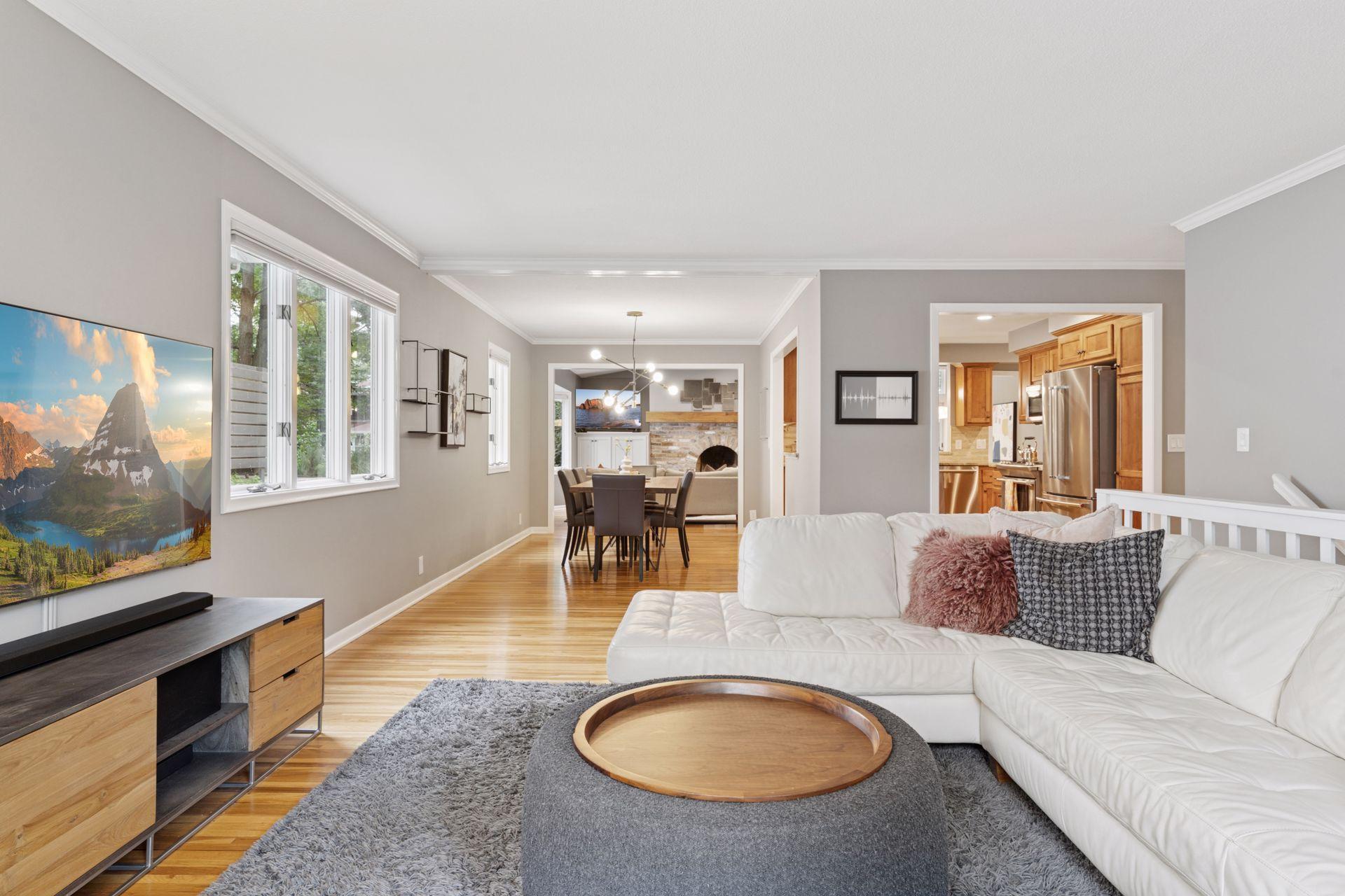 4516 Vandervork Avenue