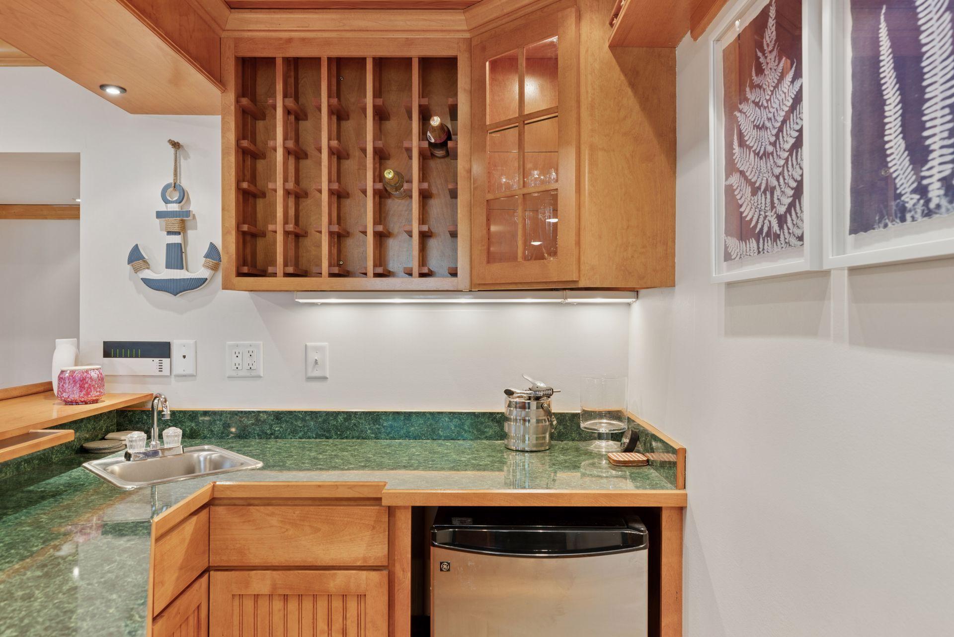 1709 Baywood Lane Unit: 204