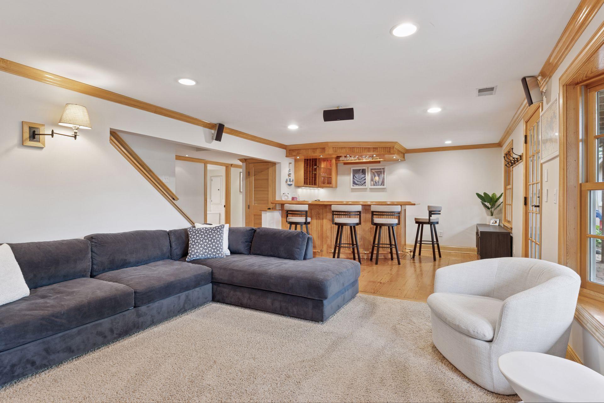 1709 Baywood Lane Unit: 204