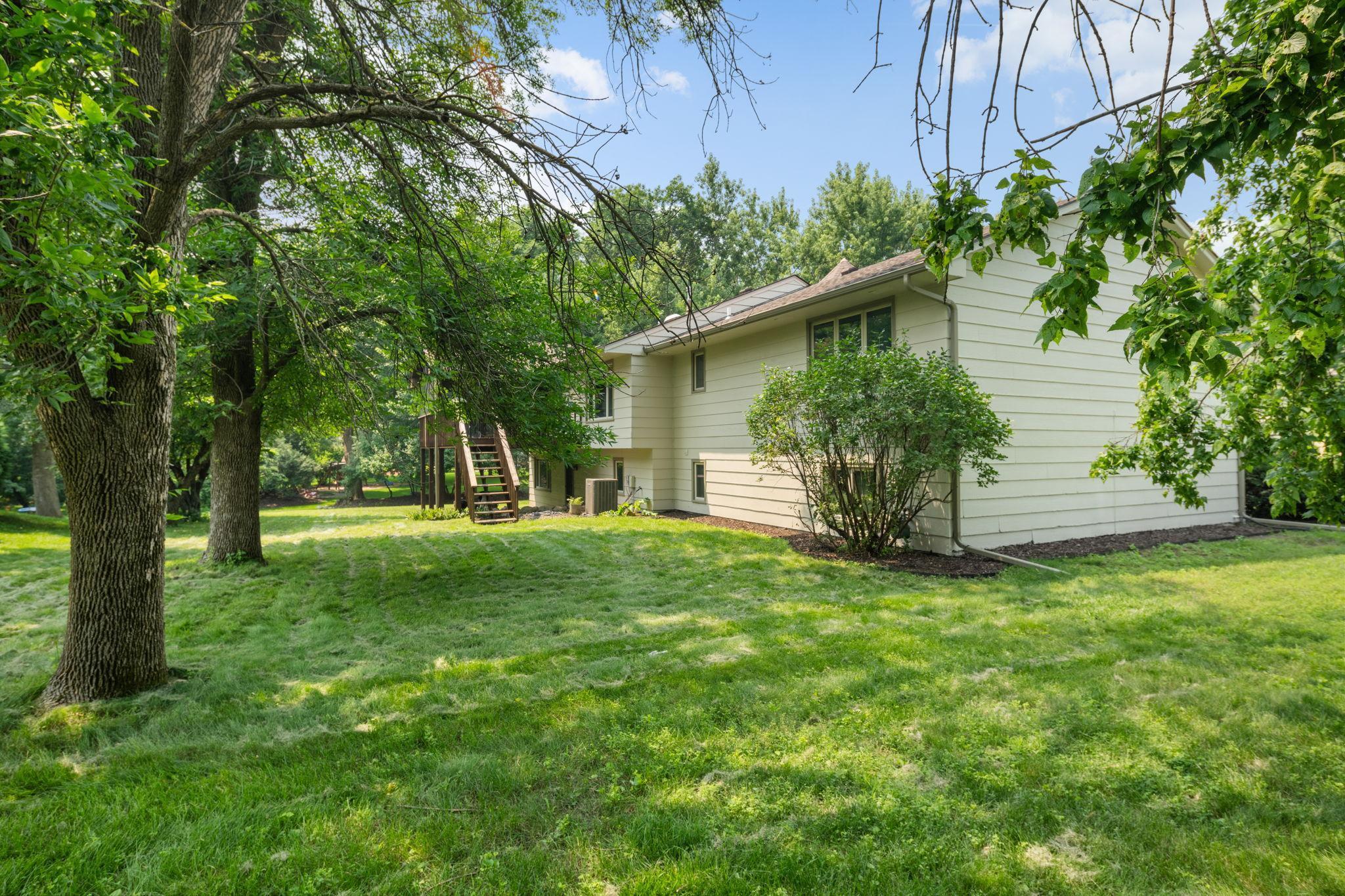 17015 N 30th Avenue N