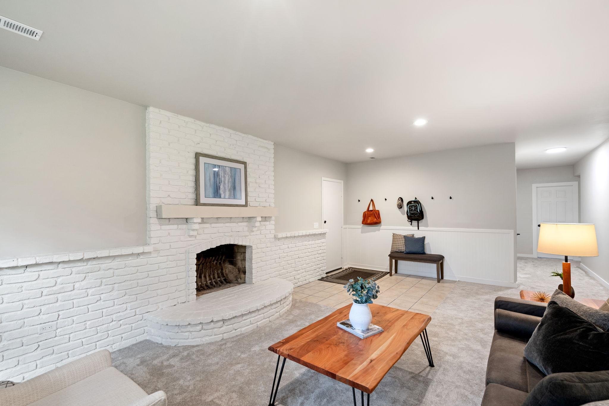 17015 N 30th Avenue N