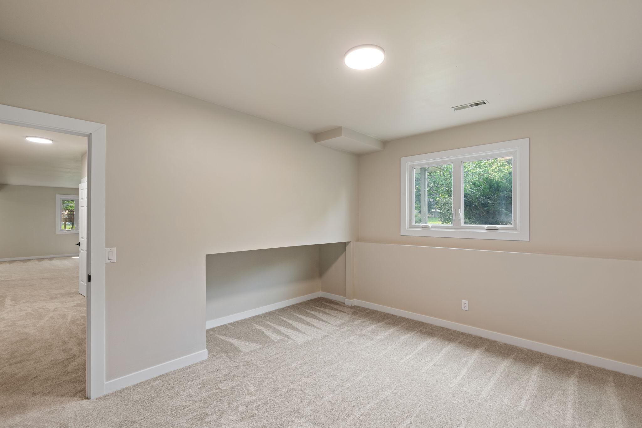 17015 N 30th Avenue N