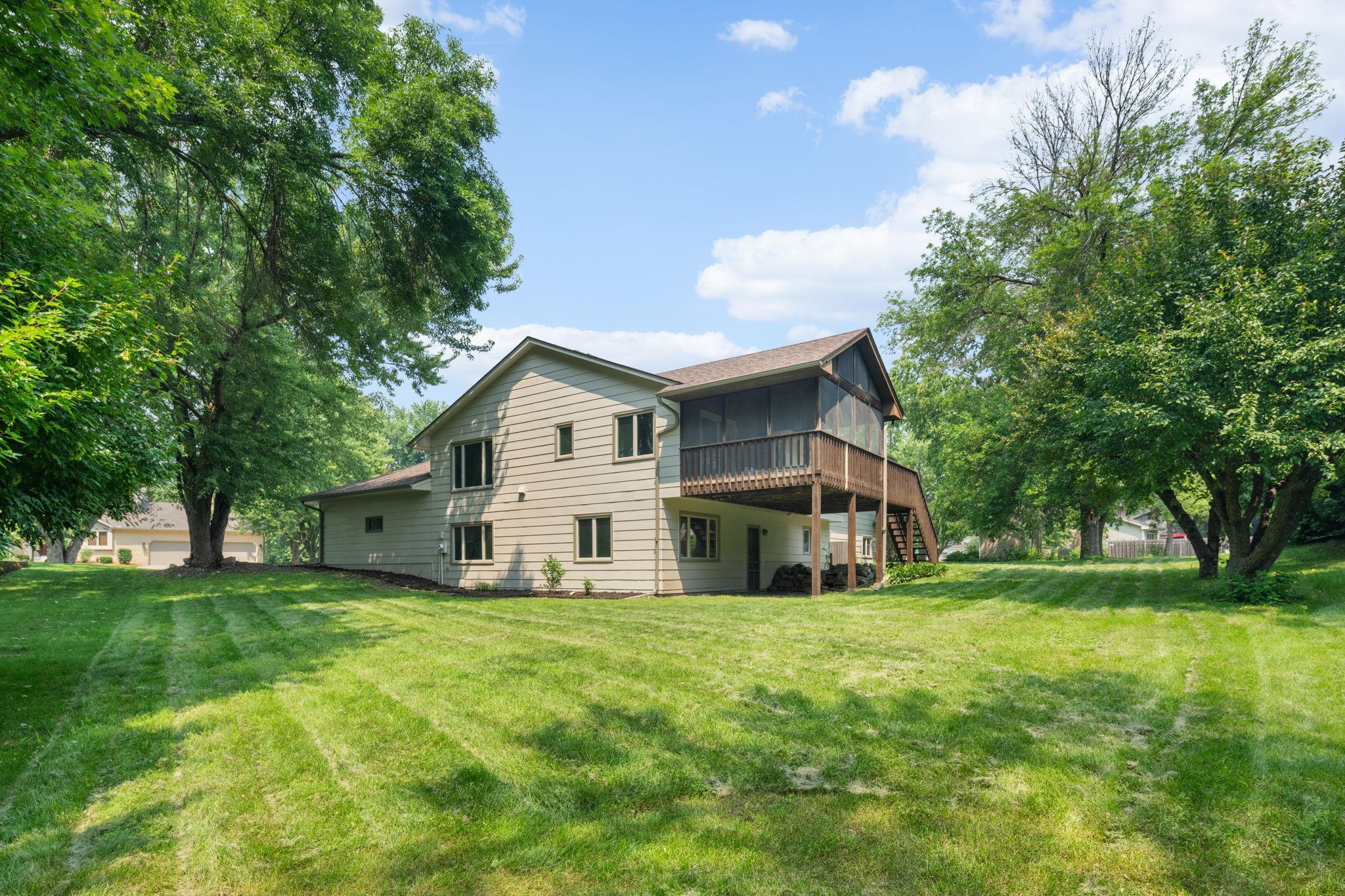 17015 N 30th Avenue N