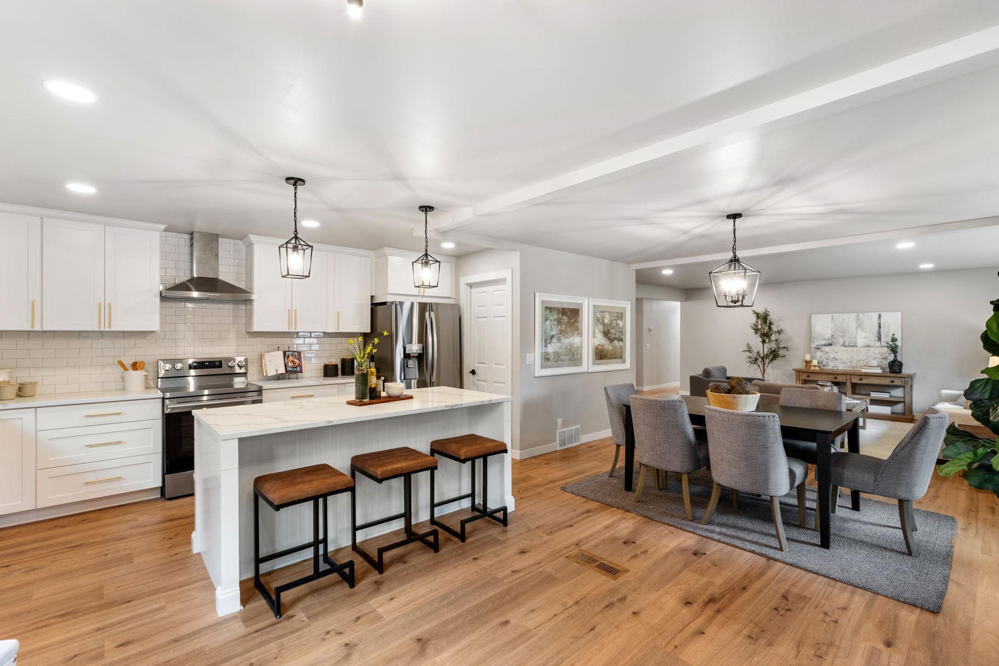 17015 N 30th Avenue N