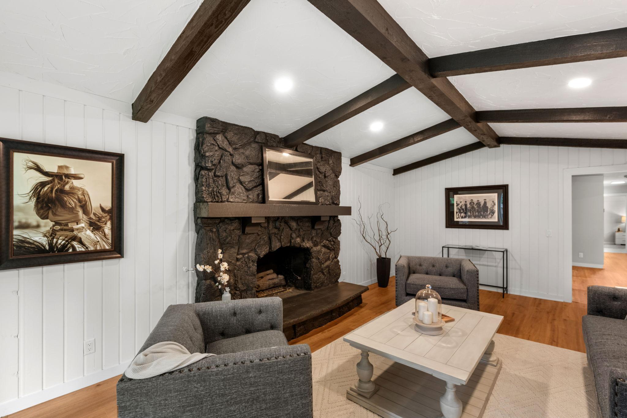 17015 N 30th Avenue N