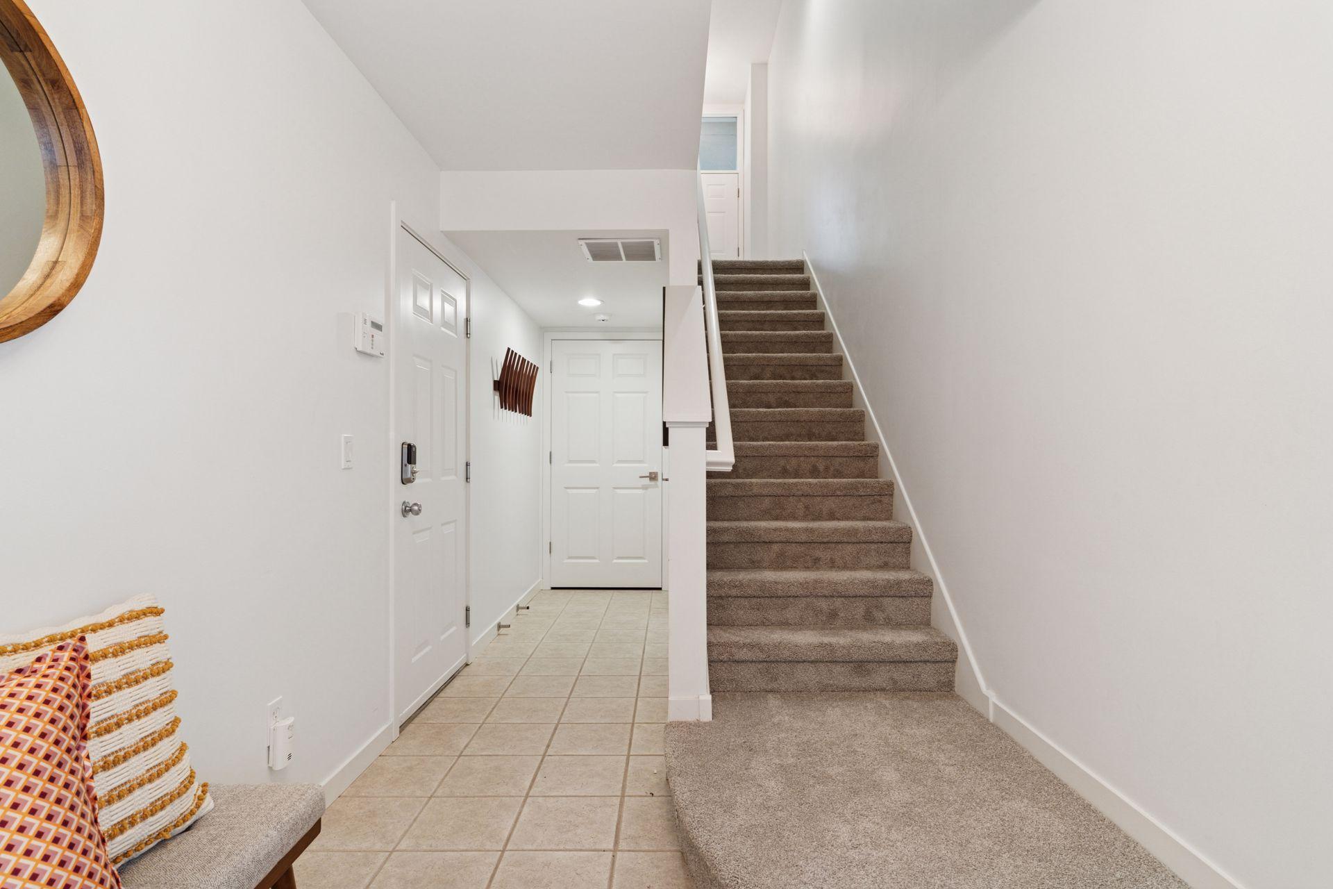 221 1st Avenue NE Unit: 27