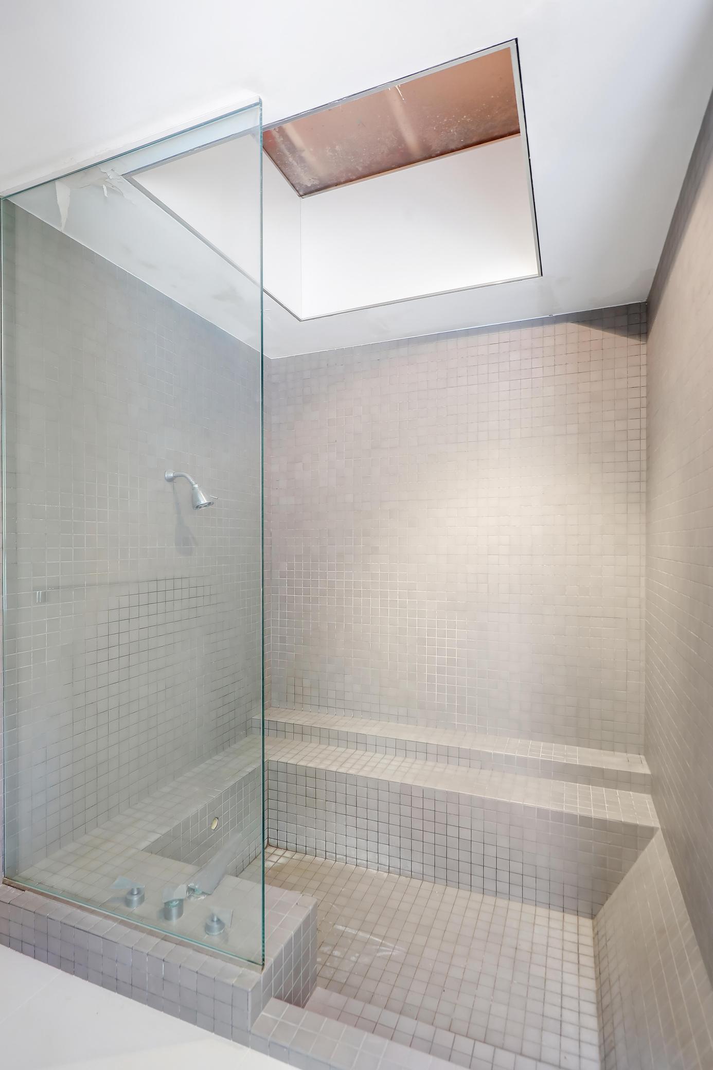 18804 Kingswood Terrace