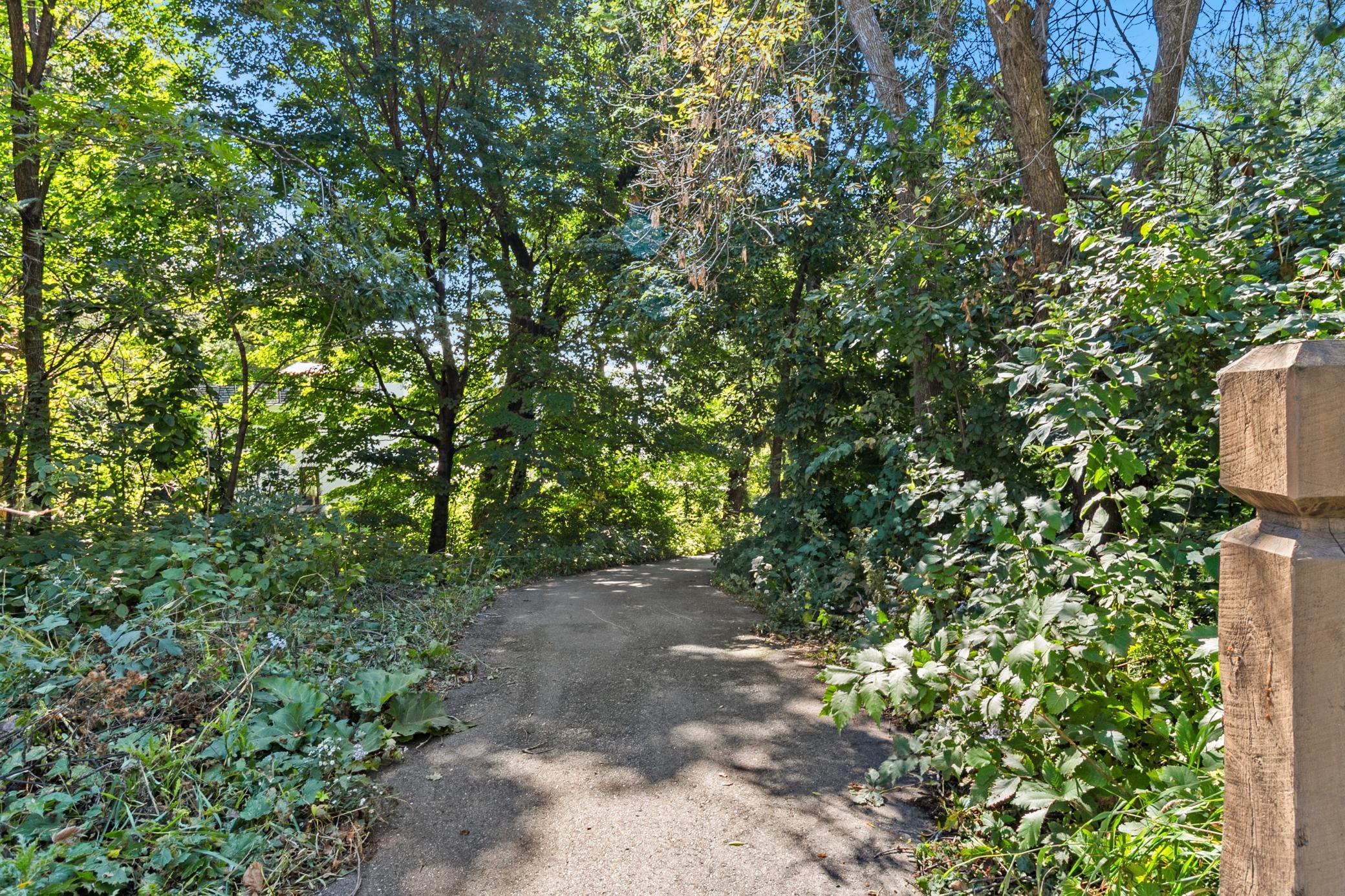 4947 Grandview Avenue