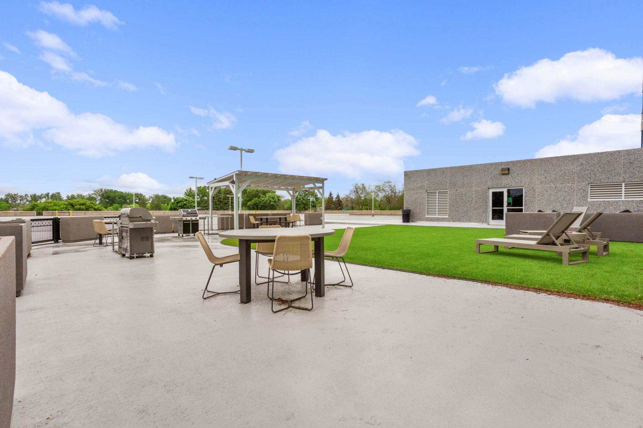 5601 Smetana Drive Unit: 113