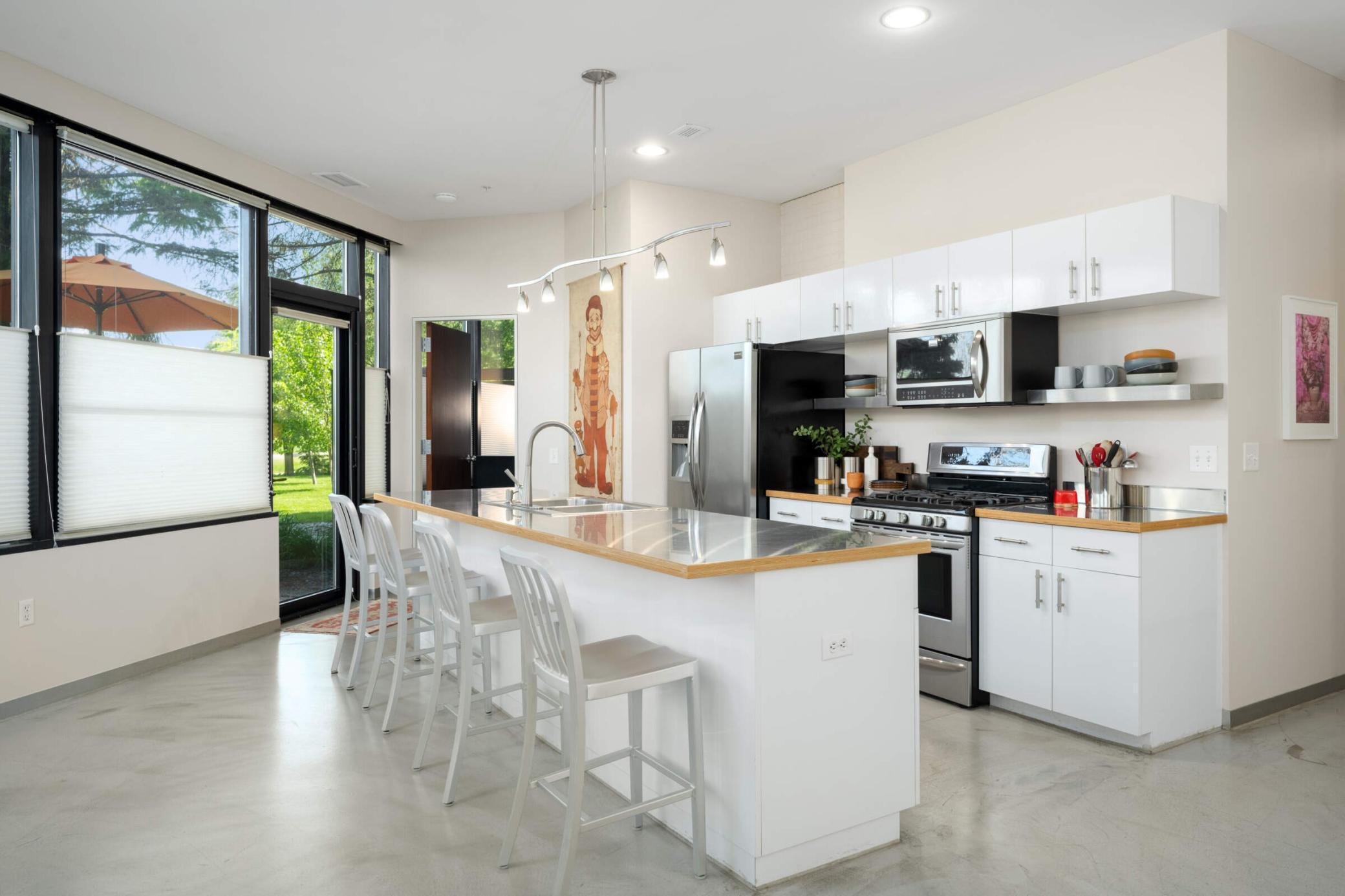 5601 Smetana Drive Unit: 113