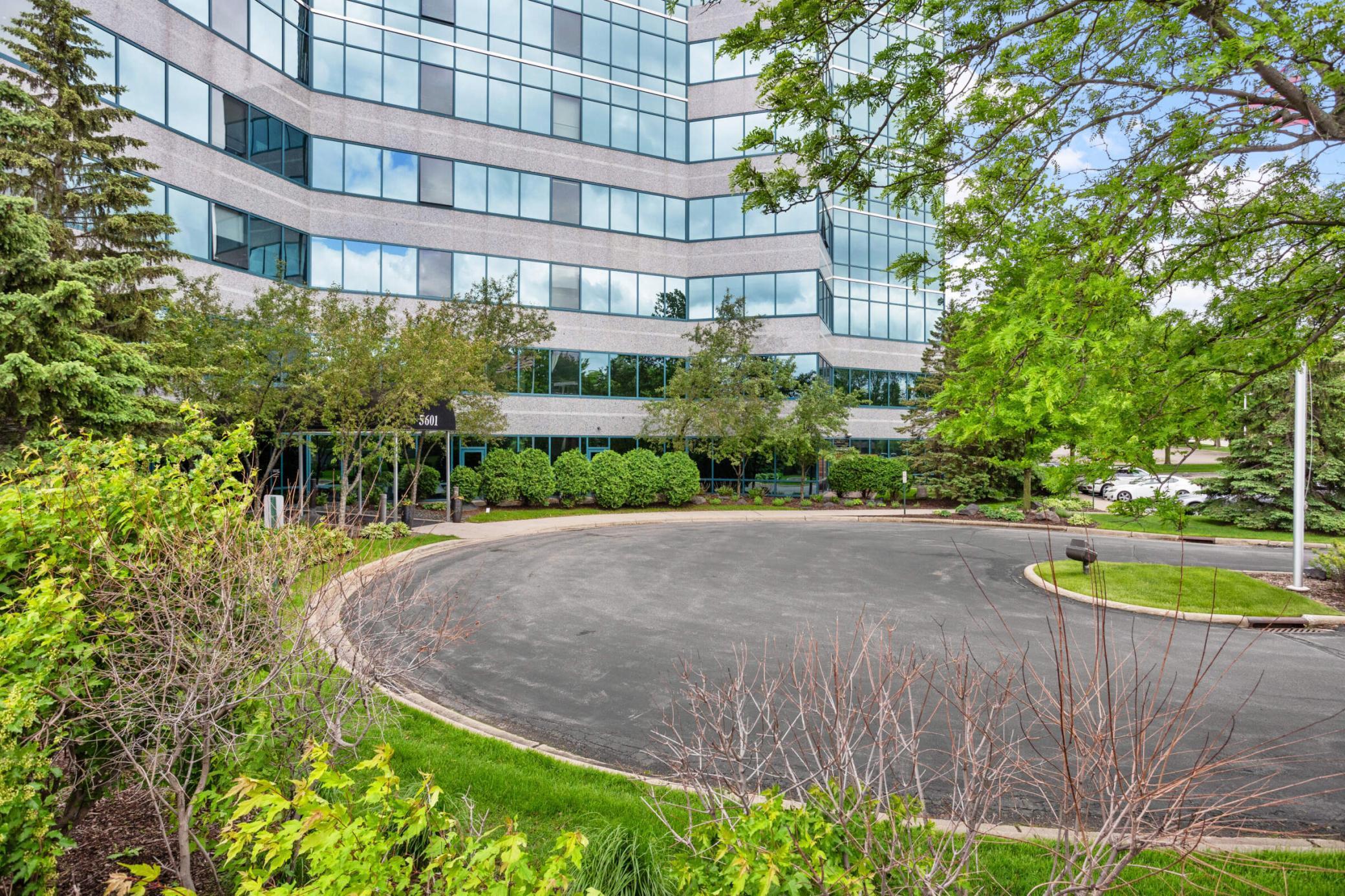 5601 Smetana Drive Unit: 113