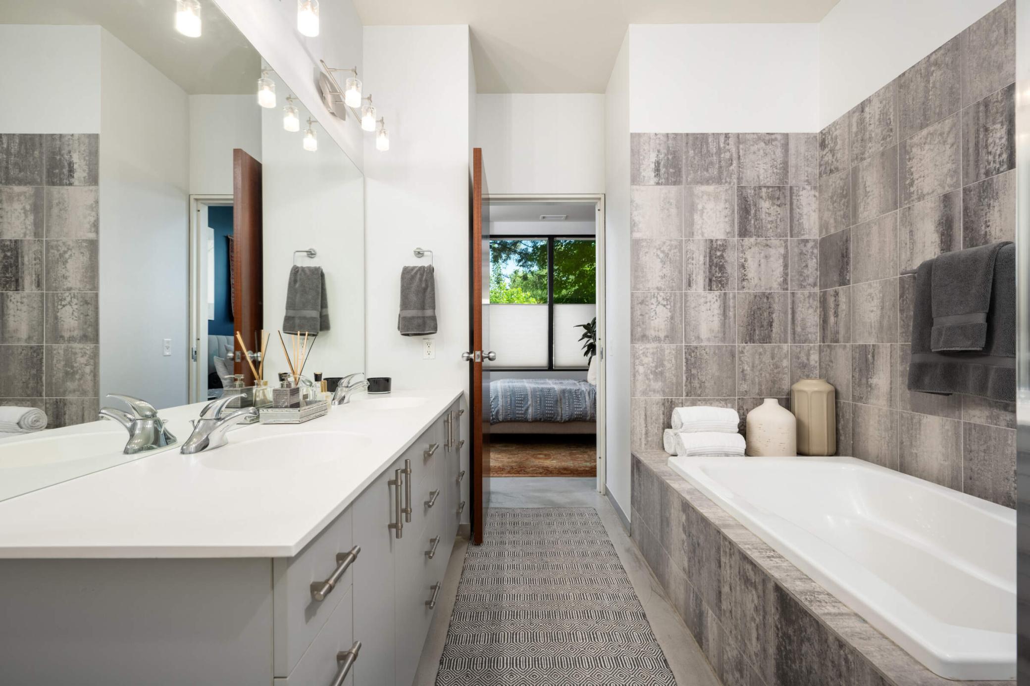 5601 Smetana Drive Unit: 113