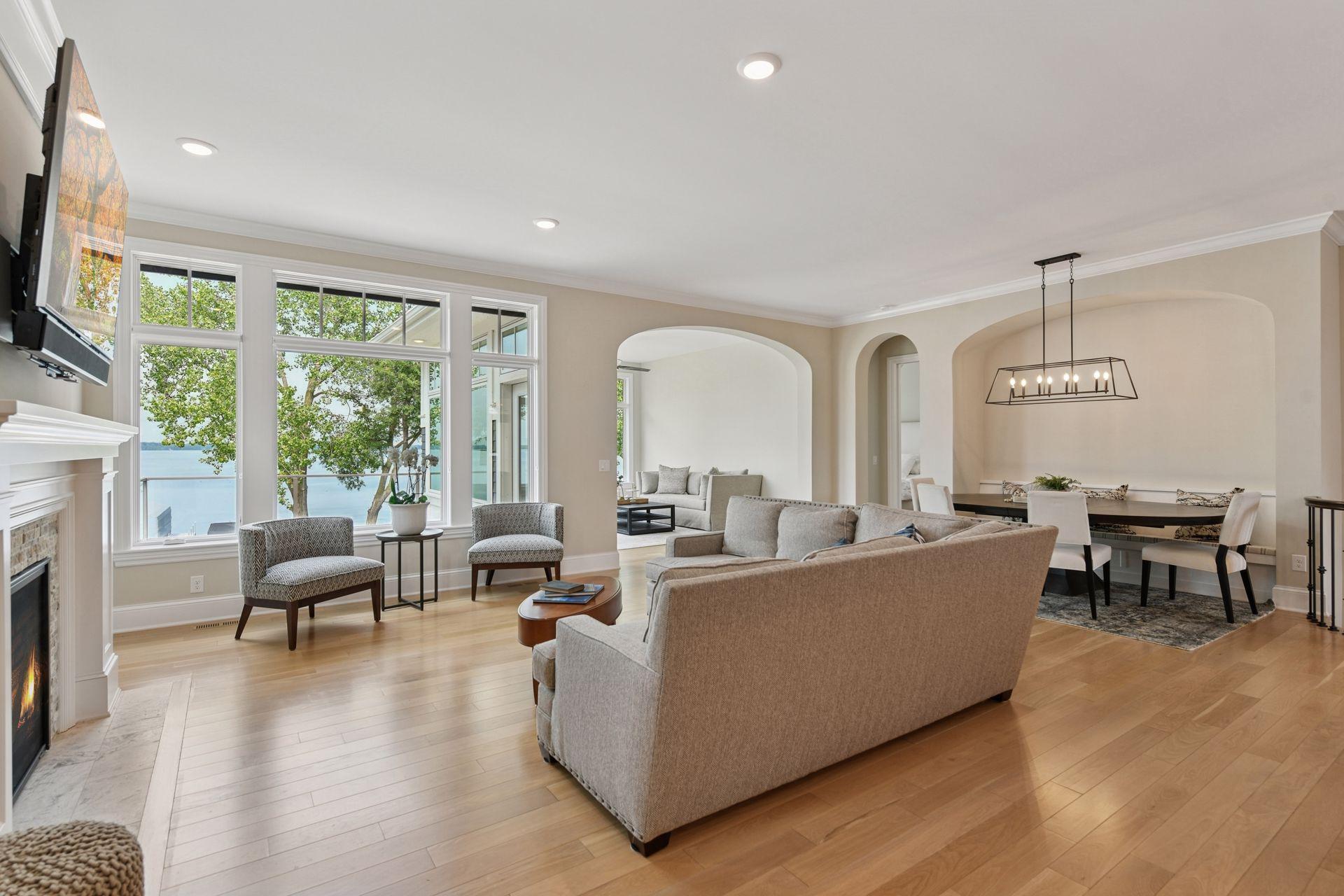 155 Lakeshore Circle