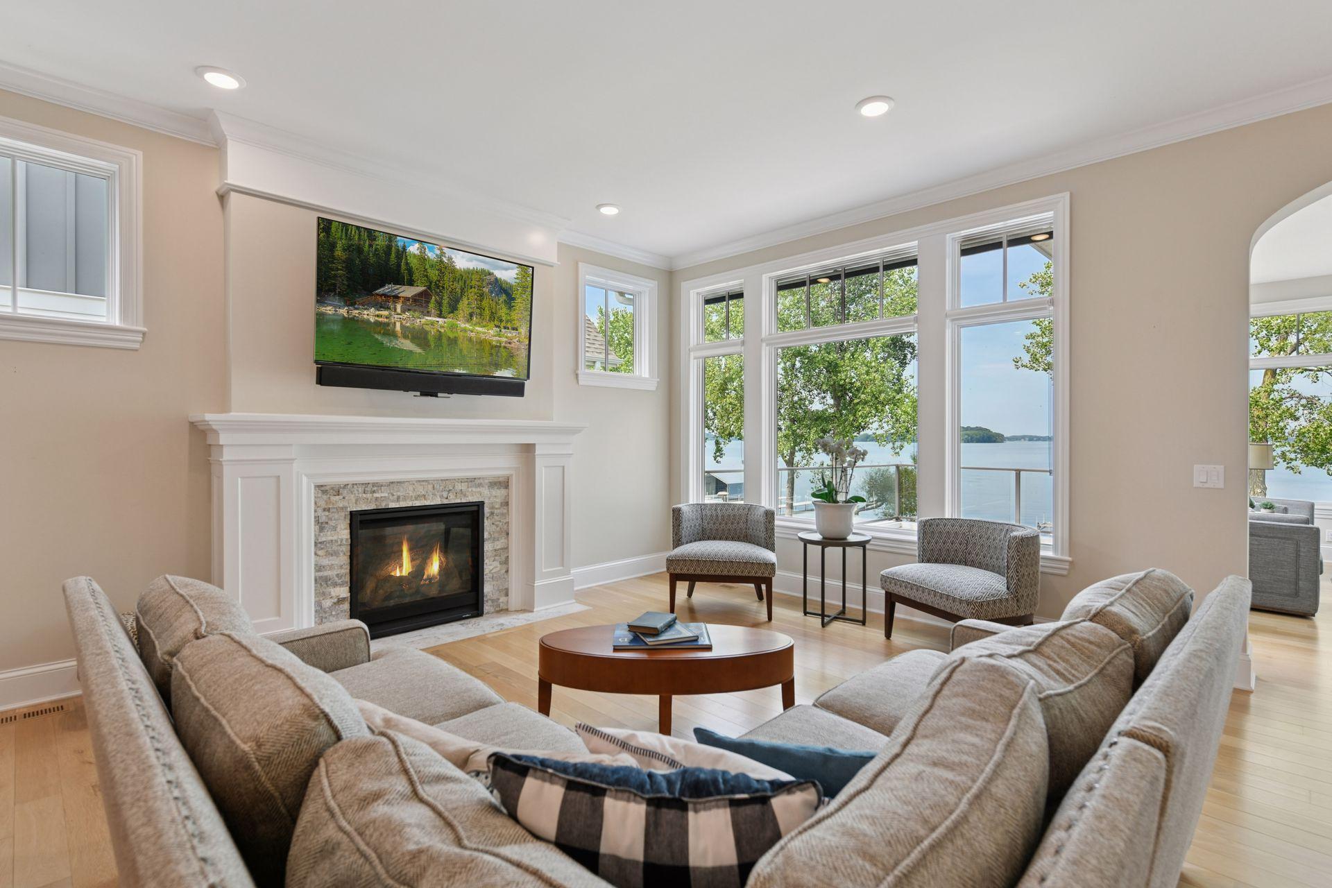 155 Lakeshore Circle