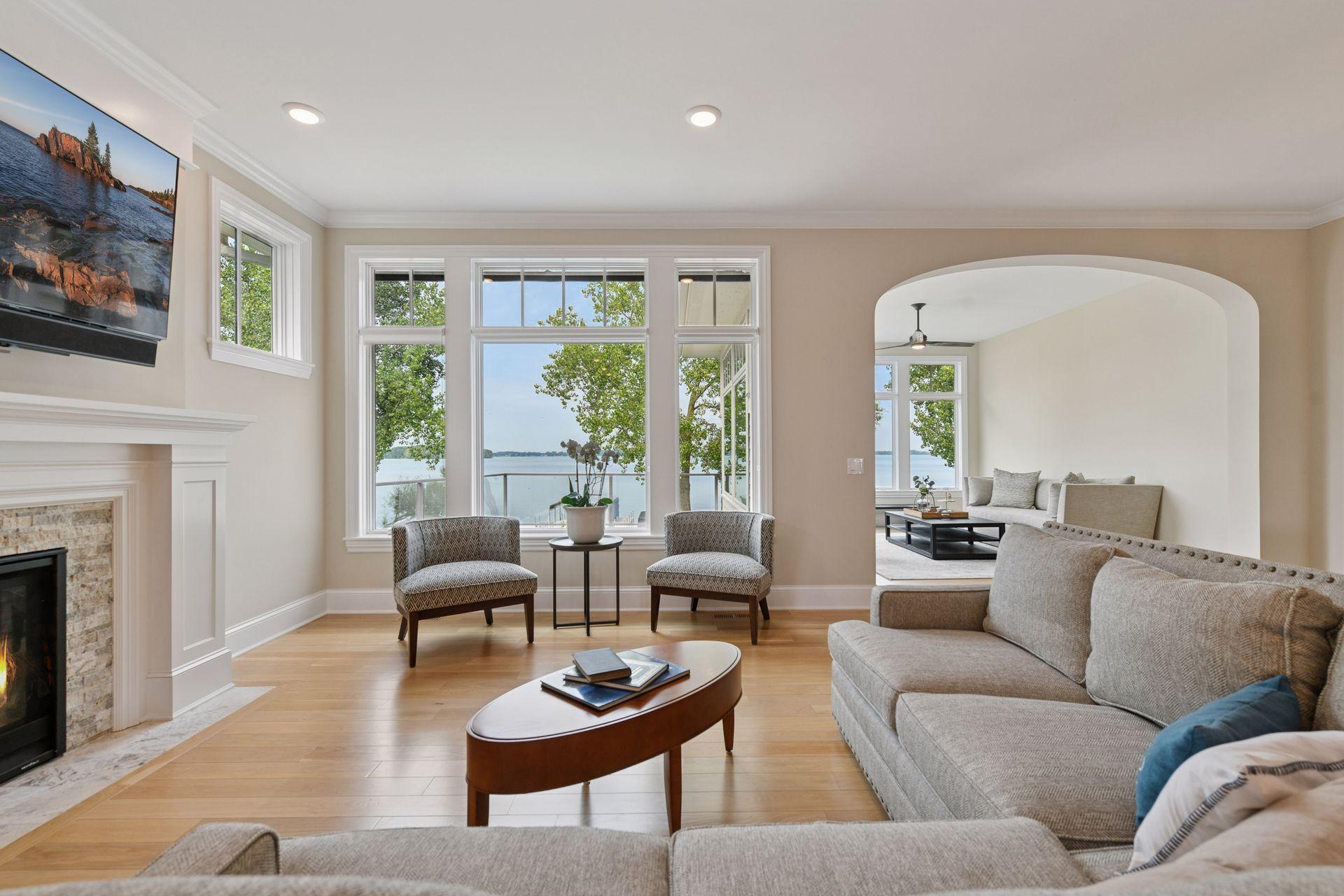 155 Lakeshore Circle